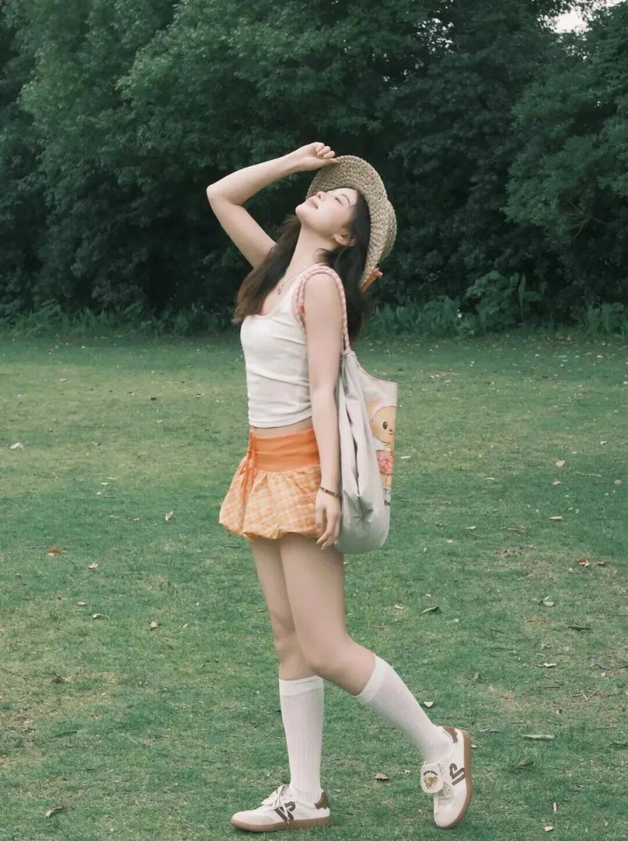 春天7个元气户外拍照姿势,出片率100%-第2张图片-风享汇 春天7个元气户外拍照姿势,出片率100%-第2张图片-风享汇