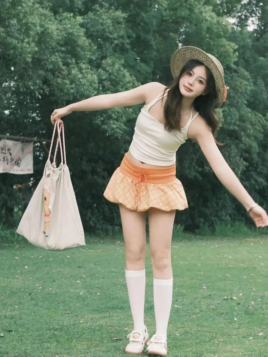 春天7个元气户外拍照姿势,出片率100%-第4张图片-风享汇 春天7个元气户外拍照姿势,出片率100%-第4张图片-风享汇