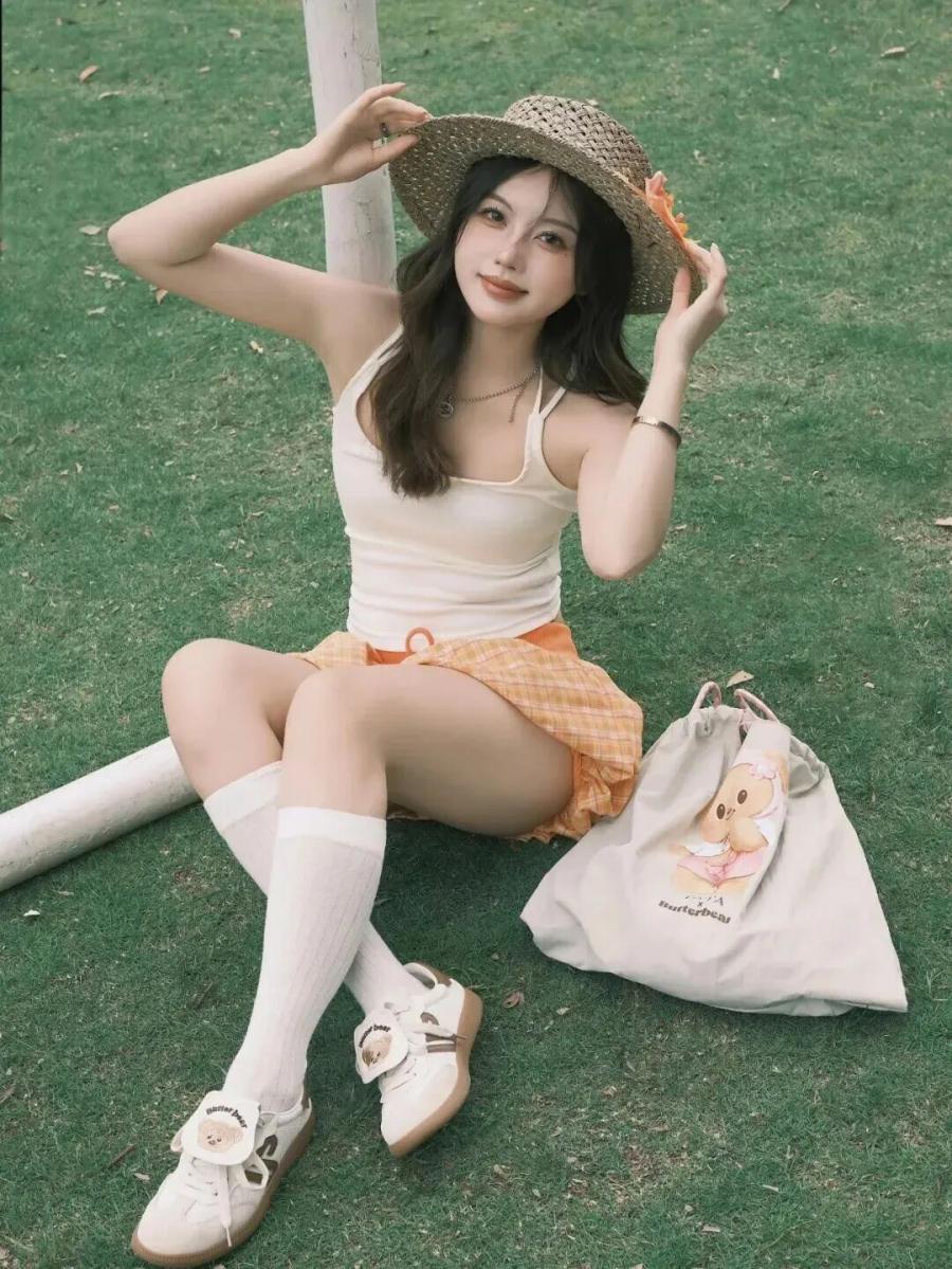 春天7个元气户外拍照姿势,出片率100%-第5张图片-风享汇 春天7个元气户外拍照姿势,出片率100%-第5张图片-风享汇