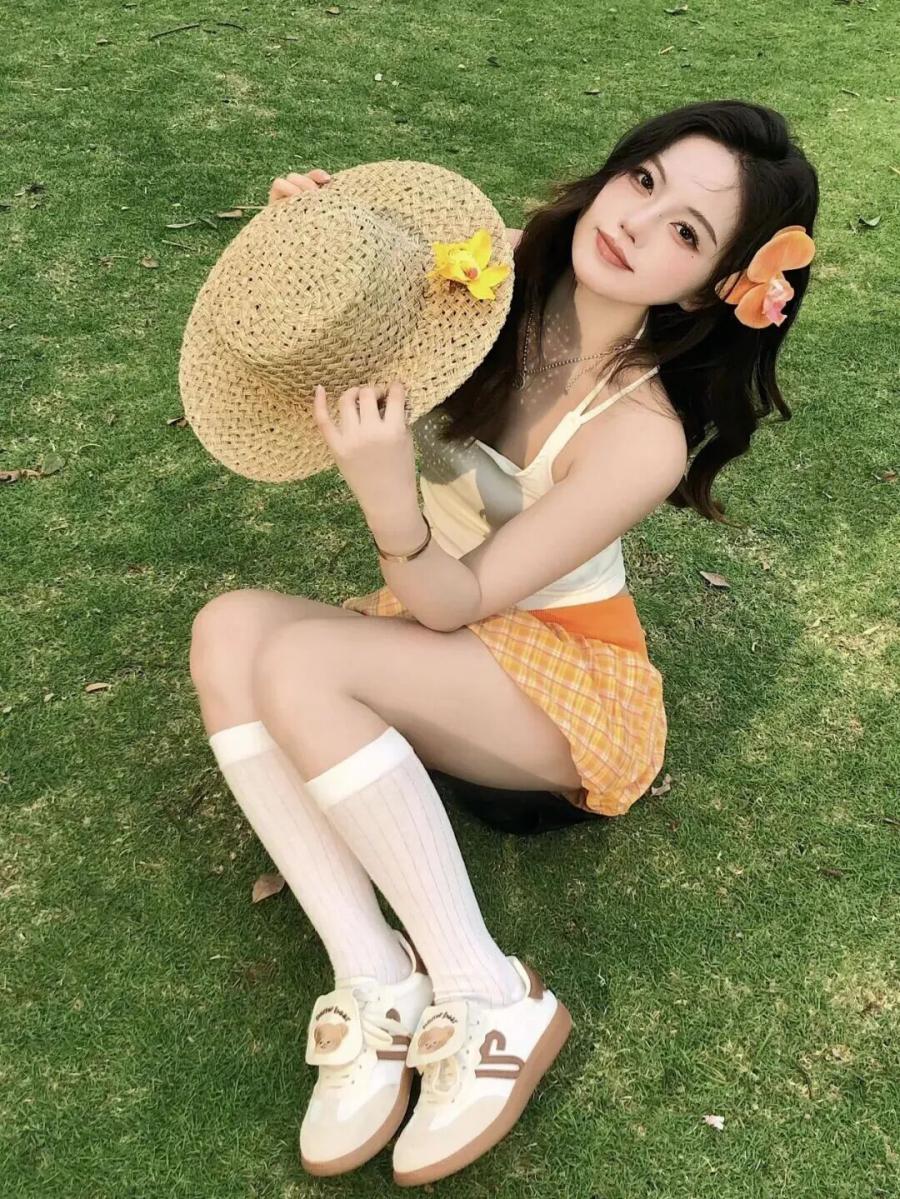 春天7个元气户外拍照姿势,出片率100%-第6张图片-风享汇 春天7个元气户外拍照姿势,出片率100%-第6张图片-风享汇