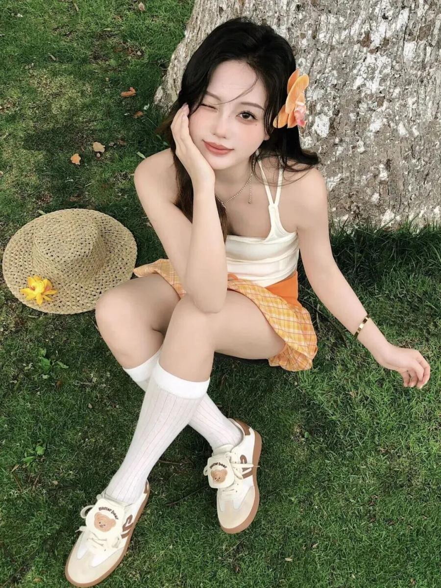 春天7个元气户外拍照姿势,出片率100%-第8张图片-风享汇 春天7个元气户外拍照姿势,出片率100%-第8张图片-风享汇