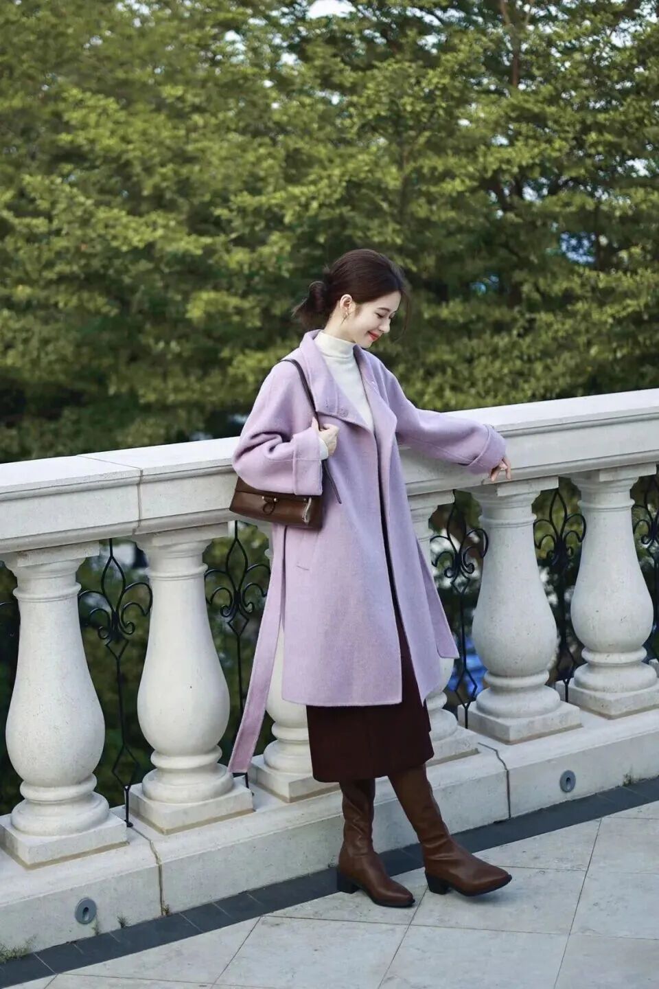 温柔紫调大衣｜9个公园摆姿，拍出韩剧女主感-第6张图片-风享汇