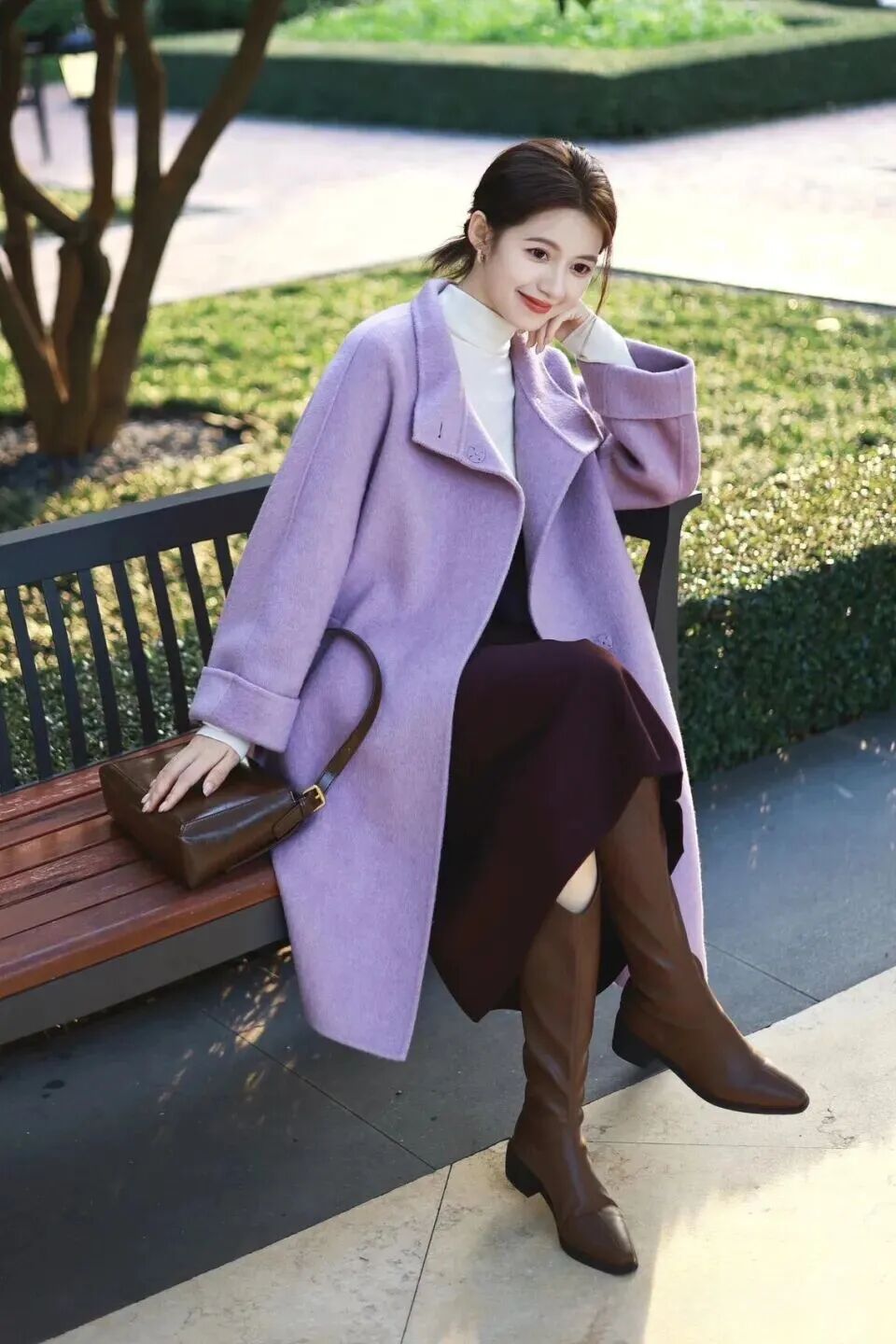 温柔紫调大衣｜9个公园摆姿，拍出韩剧女主感-第9张图片-风享汇