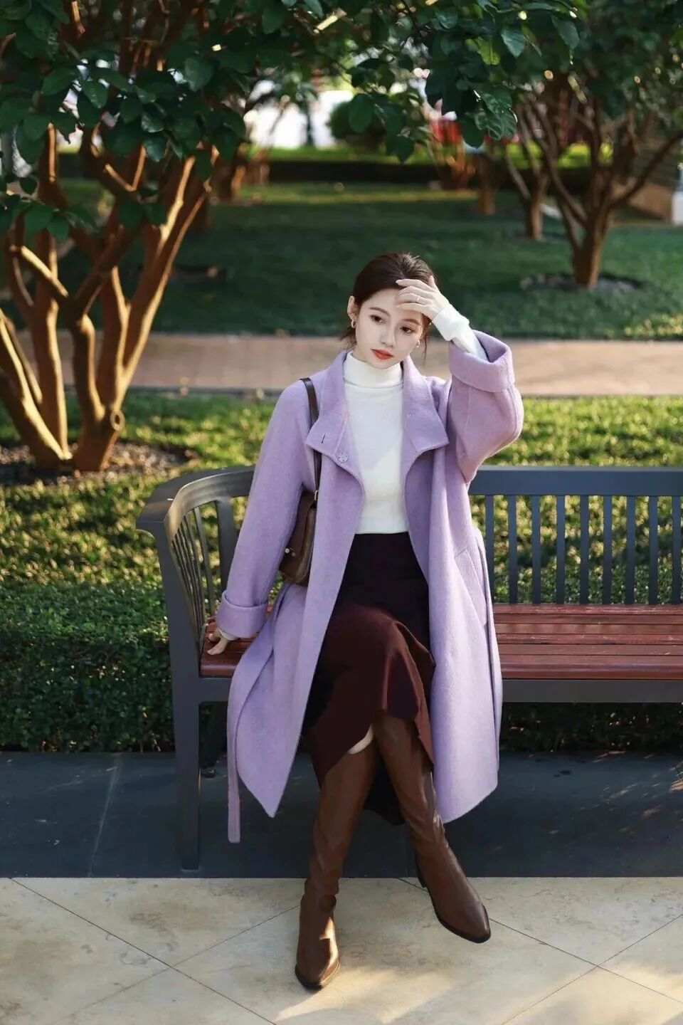温柔紫调大衣｜9个公园摆姿，拍出韩剧女主感-第8张图片-风享汇