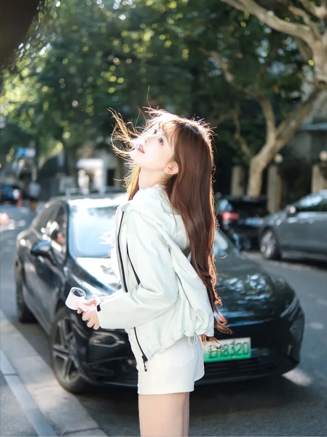 手把手教你8个街头拍照姿势,新手也能轻松拿捏-第3张图片-风享汇 手把手教你8个街头拍照姿势,新手也能轻松拿捏-第3张图片-风享汇