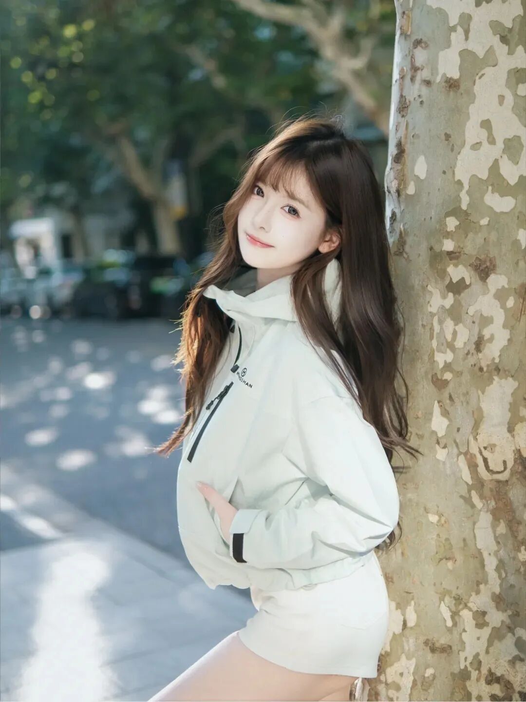 手把手教你8个街头拍照姿势,新手也能轻松拿捏-第2张图片-风享汇 手把手教你8个街头拍照姿势,新手也能轻松拿捏-第2张图片-风享汇