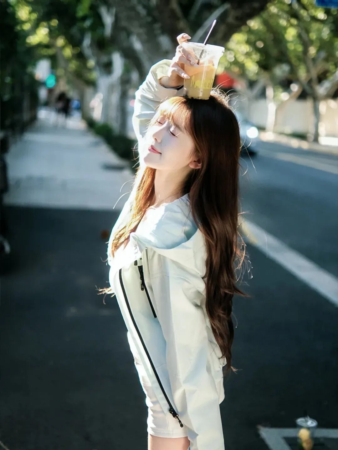 手把手教你8个街头拍照姿势,新手也能轻松拿捏-第9张图片-风享汇 手把手教你8个街头拍照姿势,新手也能轻松拿捏-第9张图片-风享汇