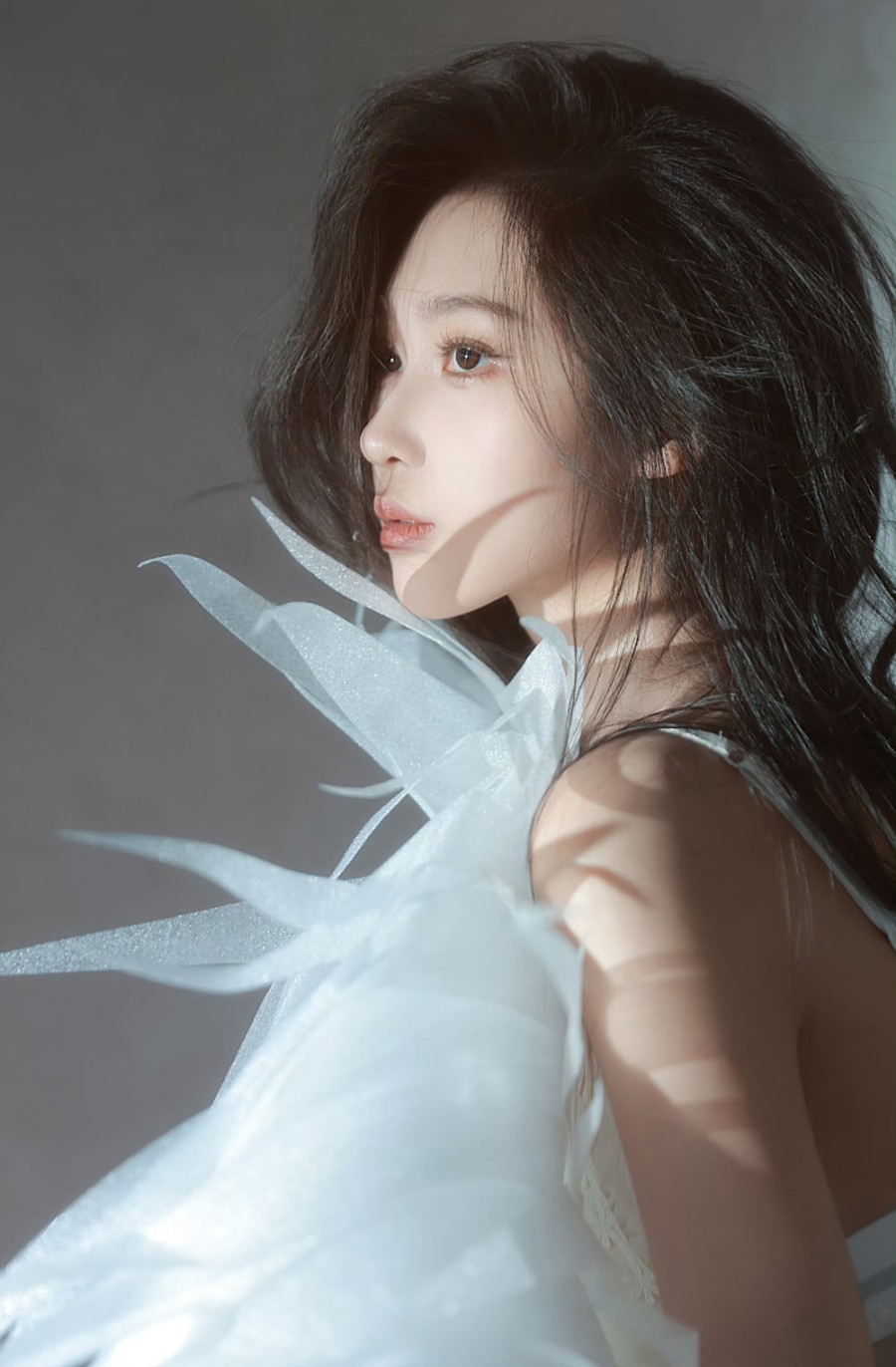 白色浪漫，纯欲美女写真-第2张图片-风享汇