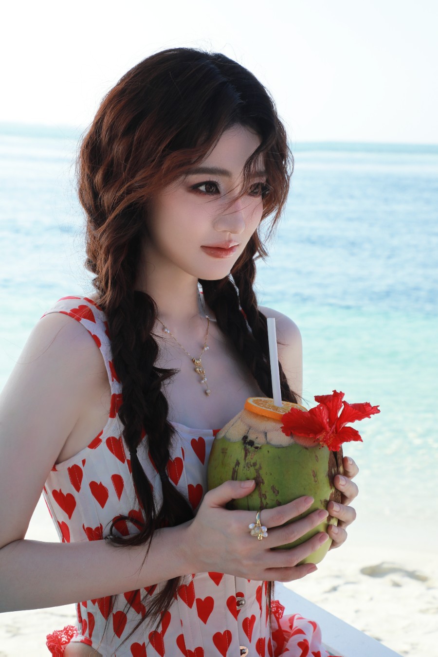 徐璐海边写真，真好看啊-第1张图片-风享汇