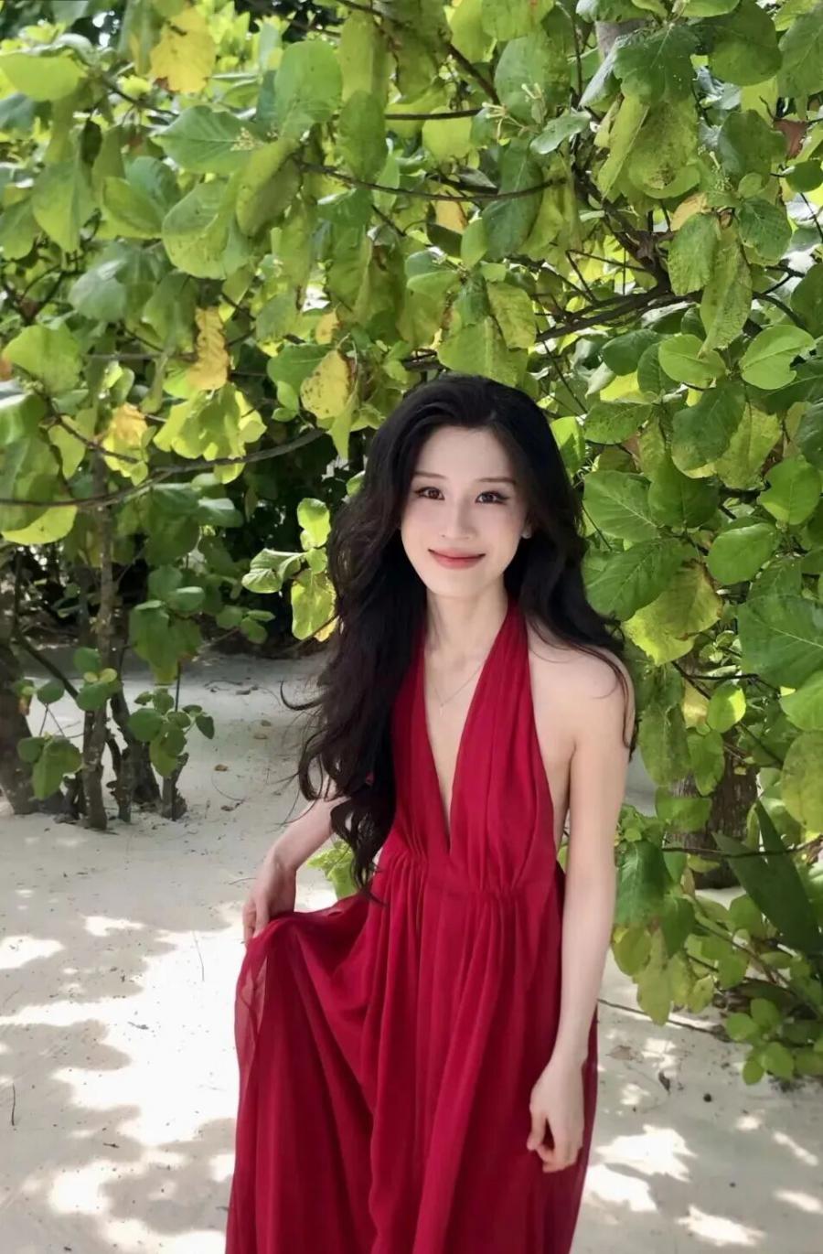 深V长裙怎么拍？超全拍照姿势，新手一学就会-第4张图片-风享汇