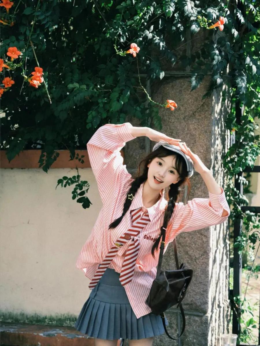 元气少女写真指南:9个姿势拍出灵动大片-第5张图片-风享汇 元气少女写真指南:9个姿势拍出灵动大片-第5张图片-风享汇