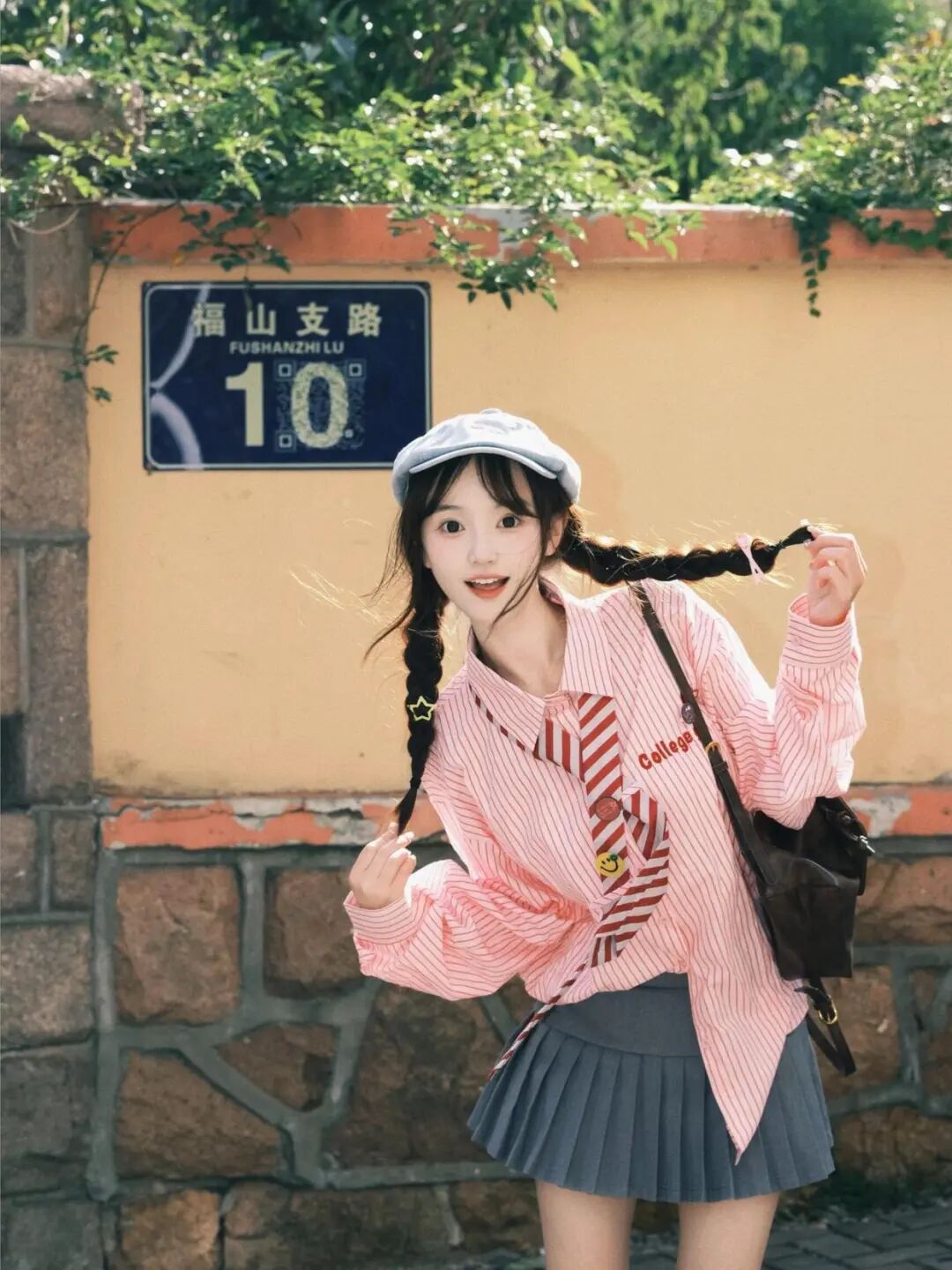 元气少女写真指南:9个姿势拍出灵动大片-第10张图片-风享汇 元气少女写真指南:9个姿势拍出灵动大片-第10张图片-风享汇