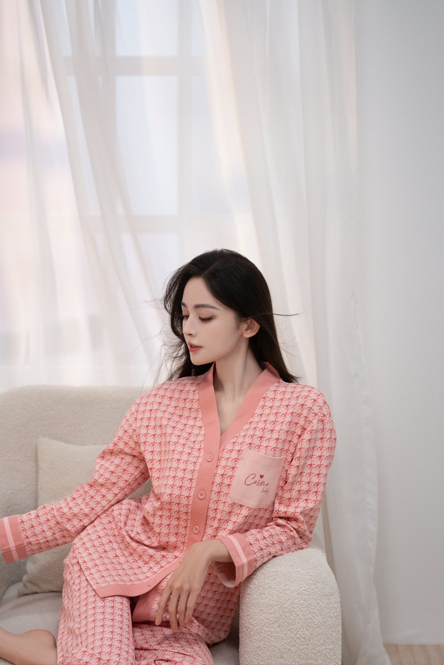 古丽娜扎最新物料， 都市丽人新春宣传片-第13张图片-风享汇