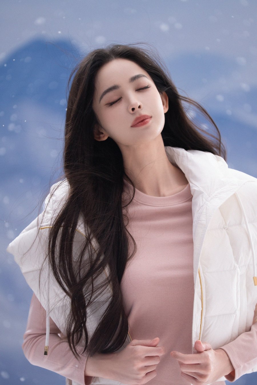 古丽娜扎最新物料， 都市丽人新春宣传片-第12张图片-风享汇