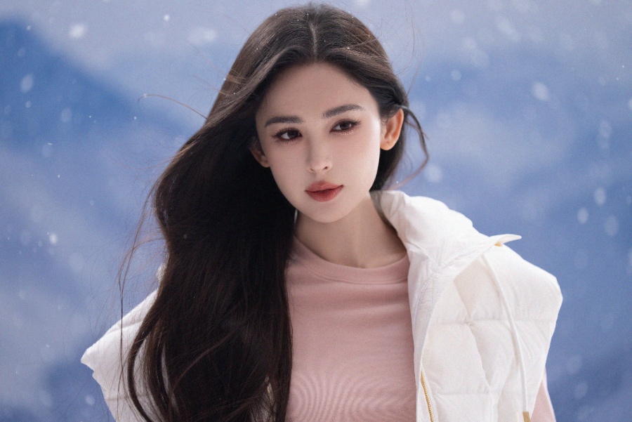 古丽娜扎最新物料， 都市丽人新春宣传片-第17张图片-风享汇