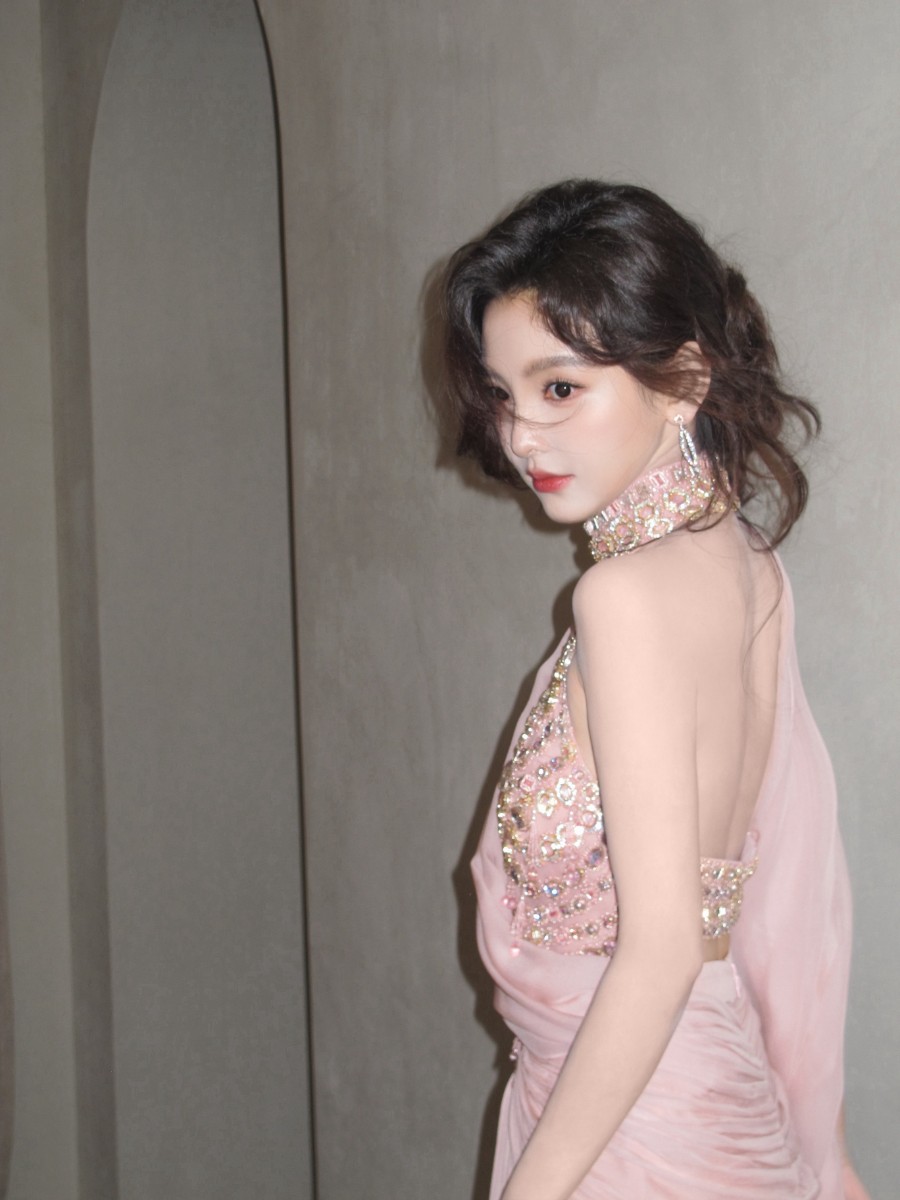 章若楠粉嫩穿搭，像个公主-第6张图片-风享汇