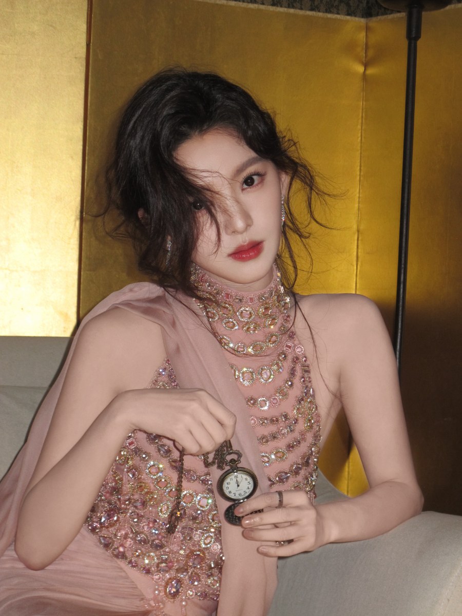 章若楠粉嫩穿搭，像个公主-第3张图片-风享汇