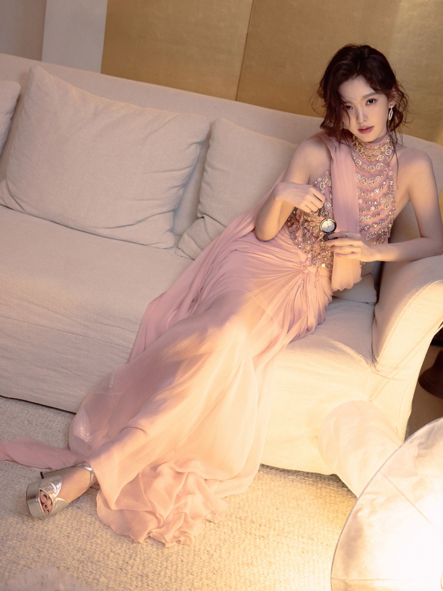 章若楠粉嫩穿搭，像个公主-第7张图片-风享汇