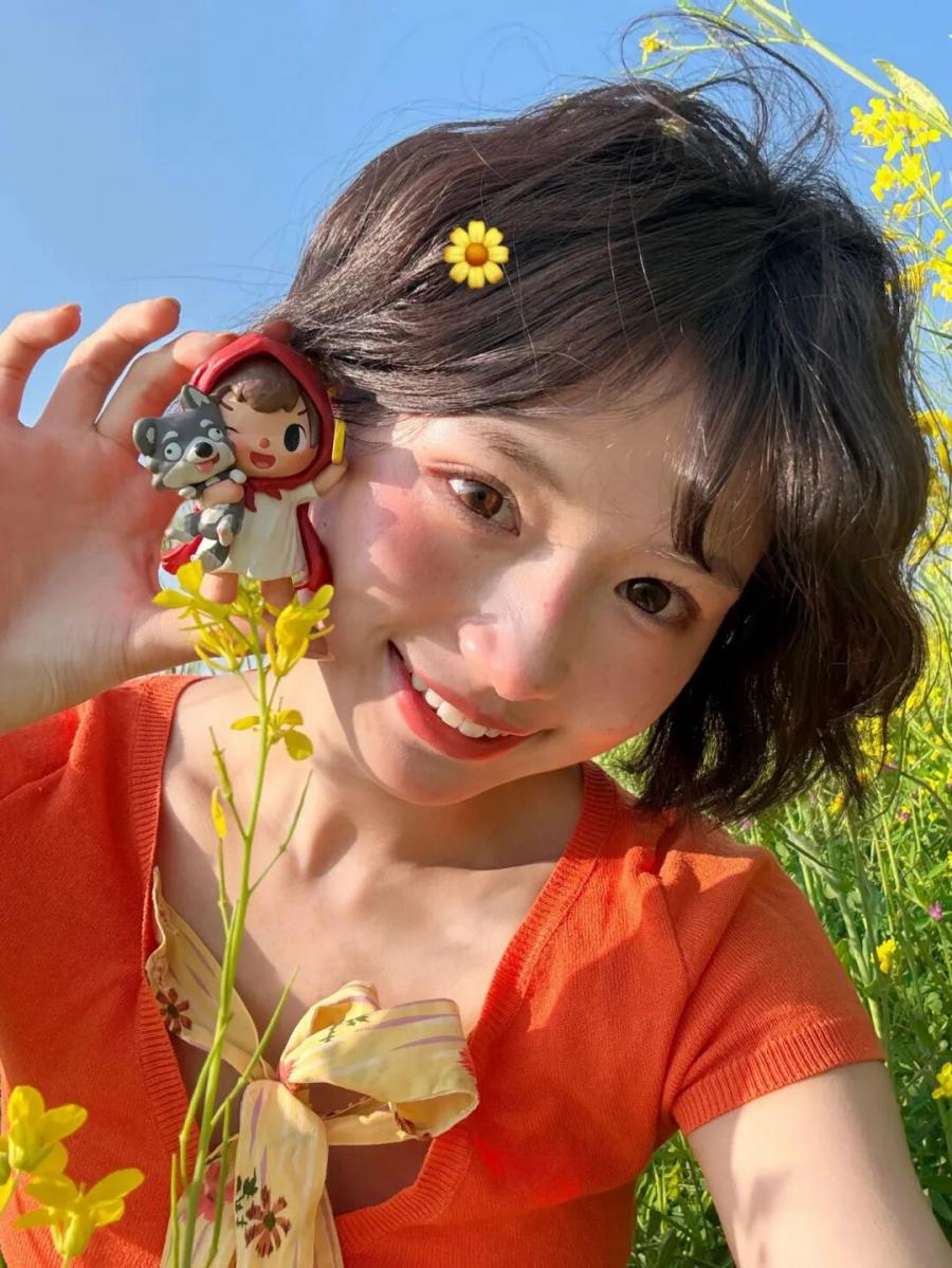 春日油菜花拍照指南：告别尴尬姿势，一键出片-第8张图片-风享汇