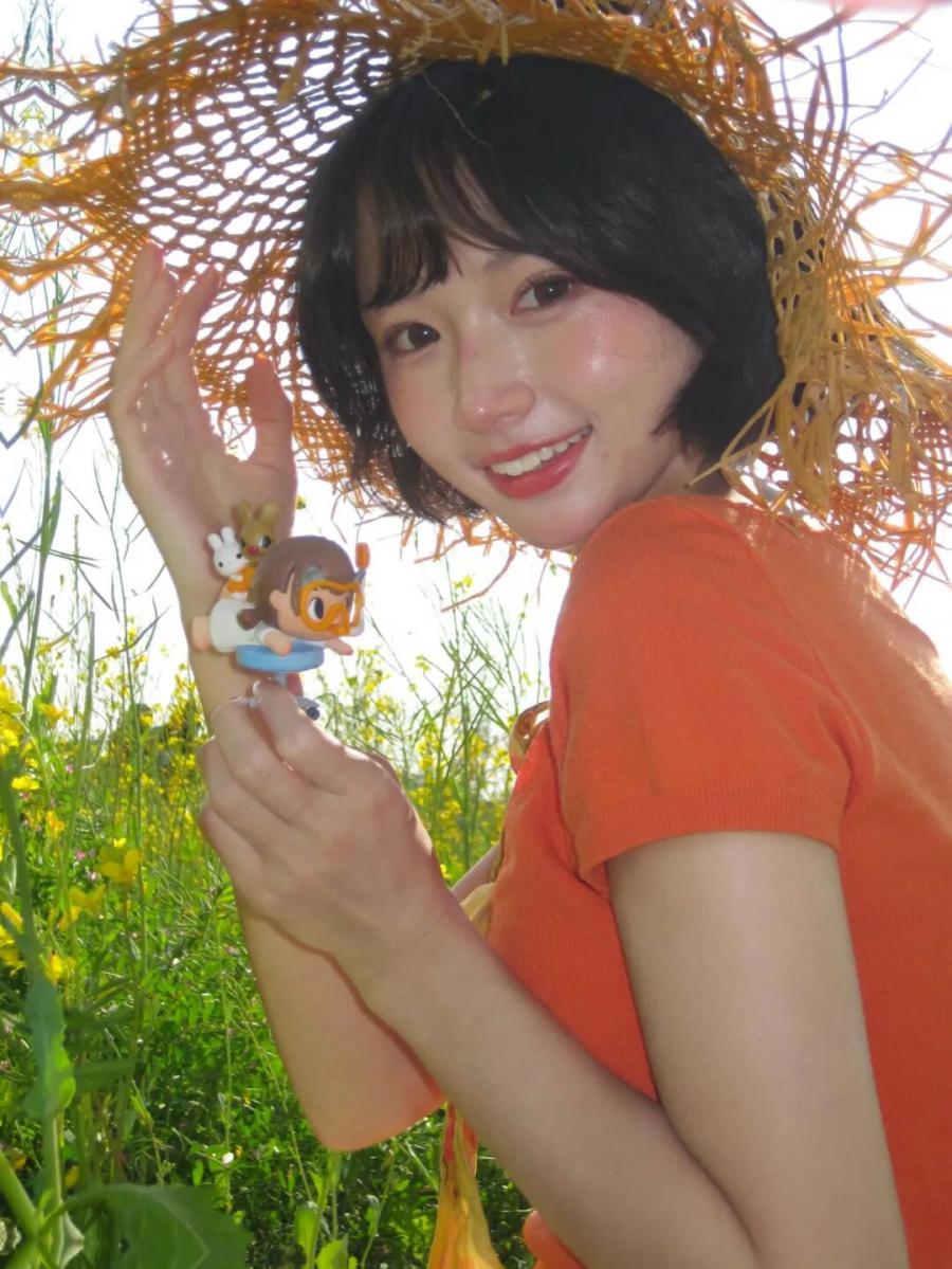 春日油菜花拍照指南：告别尴尬姿势，一键出片-第10张图片-风享汇