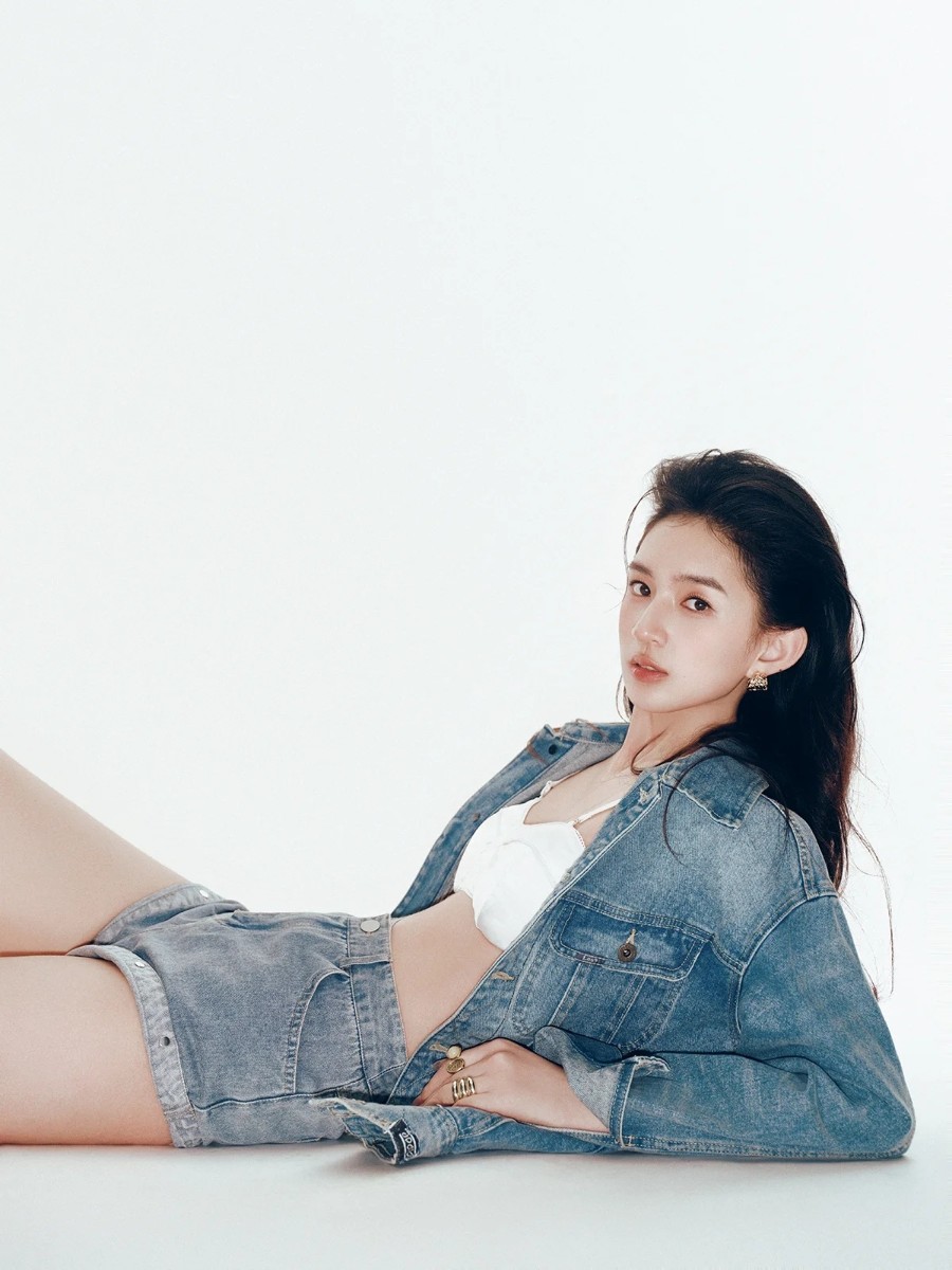 牛仔三件套美女松弛感大片-第8张图片-风享汇