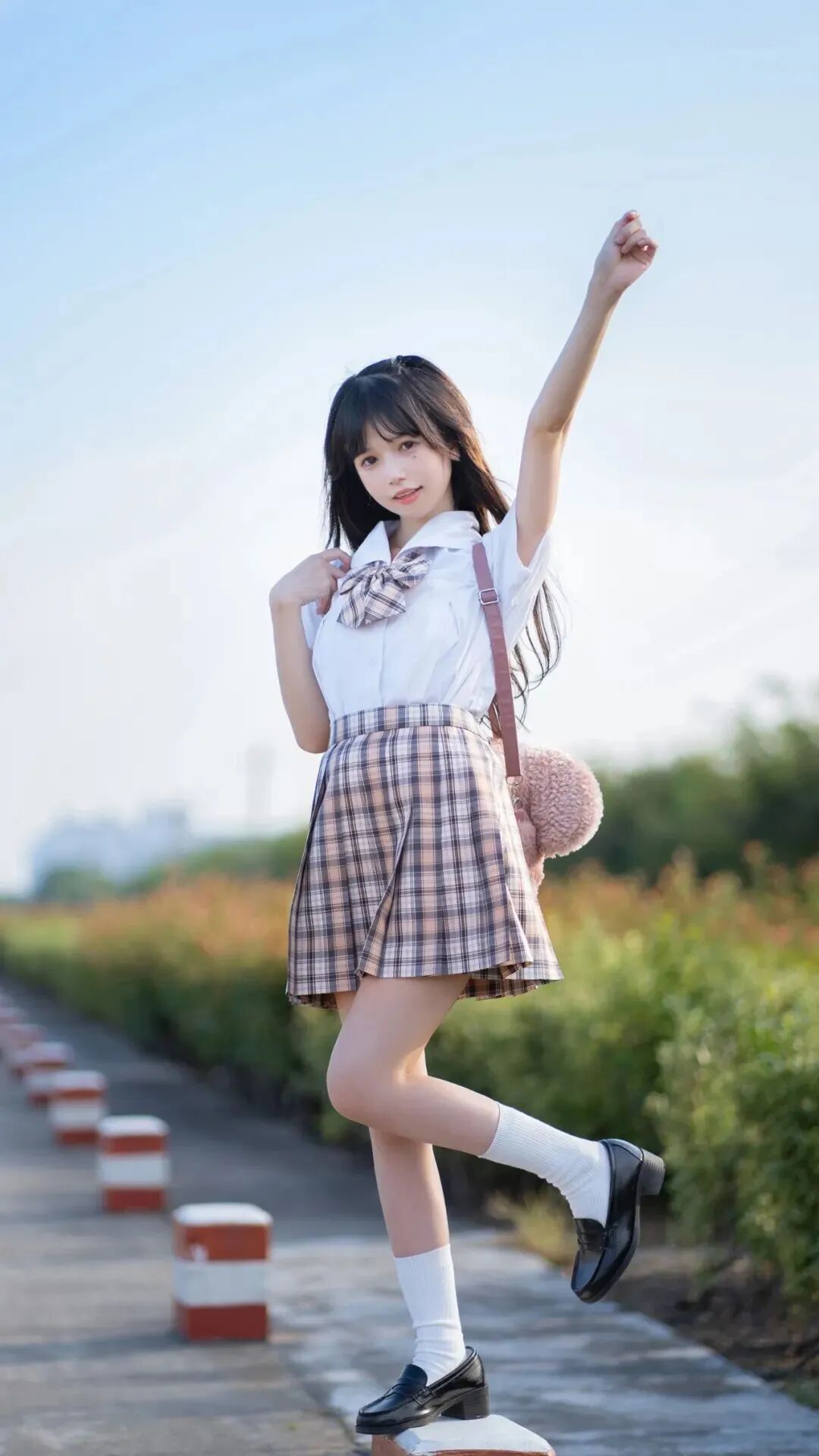 JK写真8个核心姿势+构图,轻松拿捏少女感-第9张图片-风享汇 JK写真8个核心姿势+构图,轻松拿捏少女感-第9张图片-风享汇