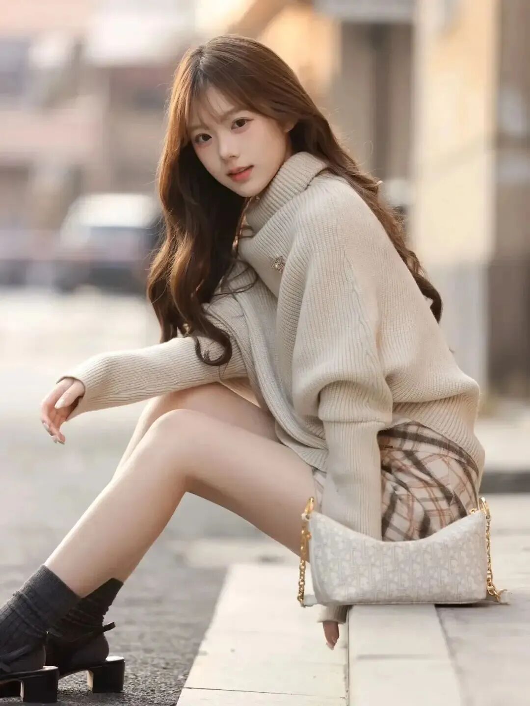 甜妹街拍实用技巧,8个姿势轻松出片-第3张图片-风享汇 甜妹街拍实用技巧,8个姿势轻松出片-第3张图片-风享汇