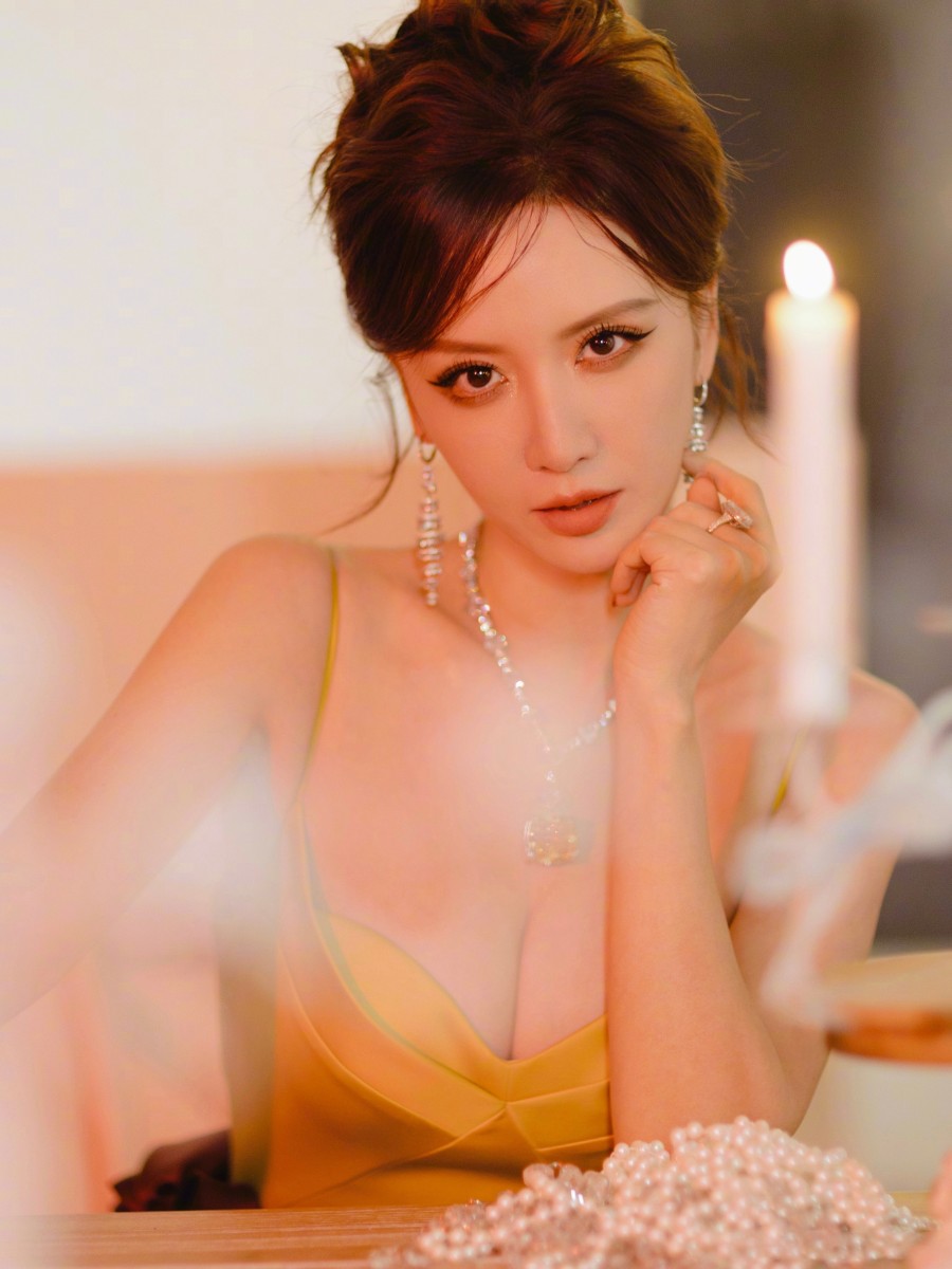 张萌红毯造型合辑，你最钟意哪一套？-第12张图片-风享汇