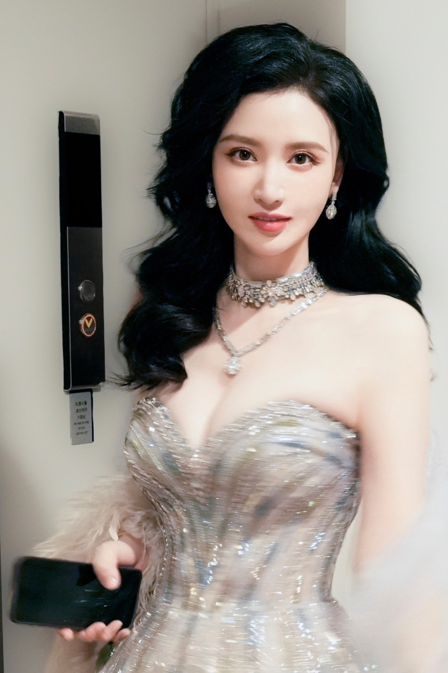 张萌红毯造型合辑，你最钟意哪一套？-第14张图片-风享汇