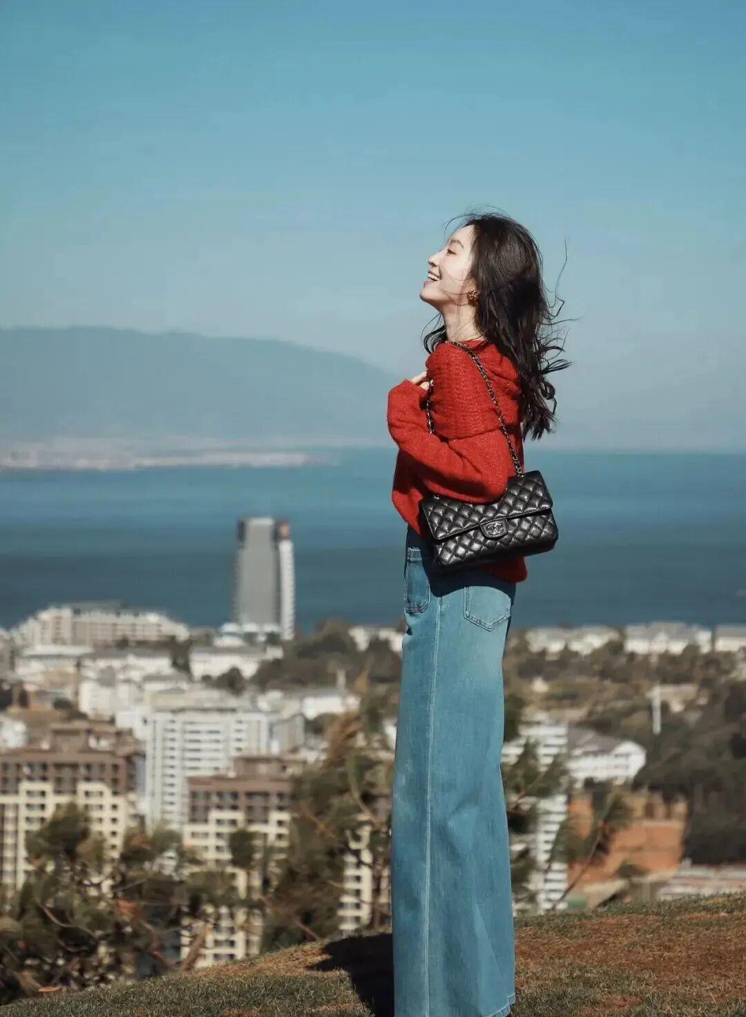 氛围感写真怎么拍?这8个姿势+技巧普通人也能学会-第6张图片-风享汇 氛围感写真怎么拍?这8个姿势+技巧普通人也能学会-第6张图片-风享汇