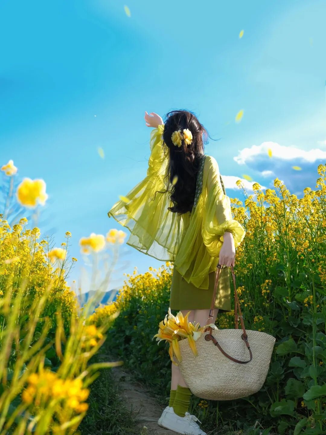 油菜花田拍照不求人|普通人一键出圈姿势大全-第3张图片-风享汇 油菜花田拍照不求人|普通人一键出圈姿势大全-第3张图片-风享汇