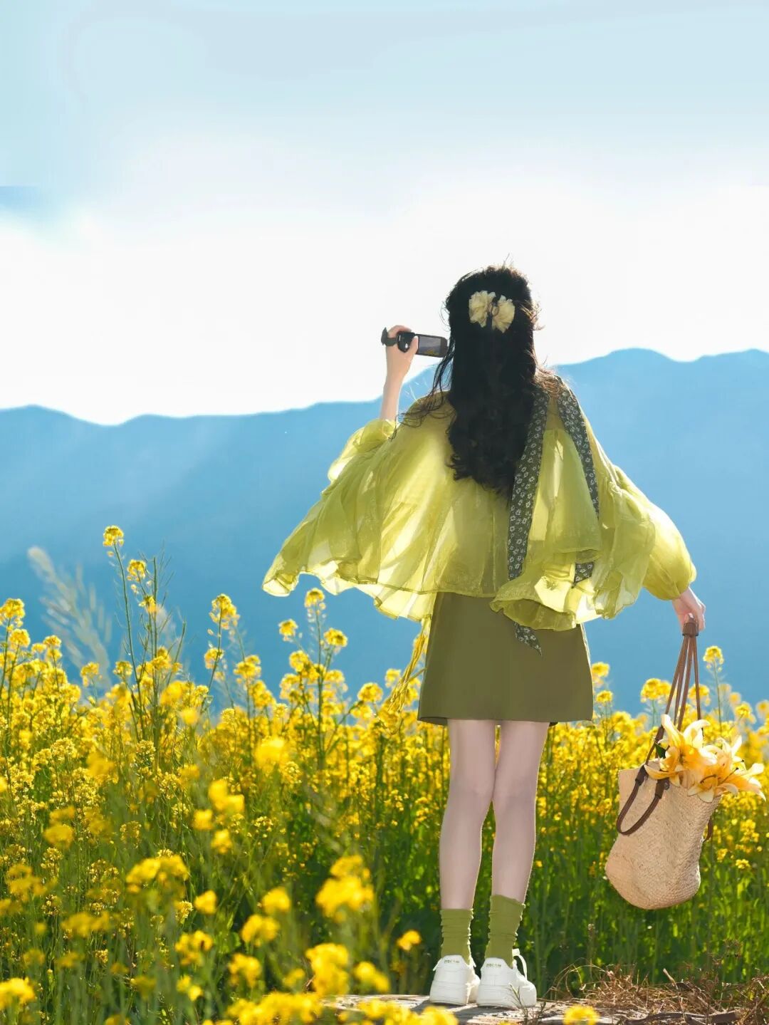 油菜花田拍照不求人|普通人一键出圈姿势大全-第9张图片-风享汇 油菜花田拍照不求人|普通人一键出圈姿势大全-第9张图片-风享汇