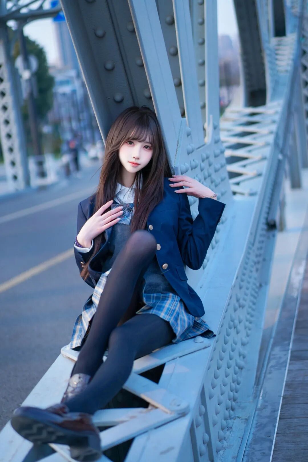 日系JK天桥拍照，6个万能姿势+技巧，秒变清新少女感-第3张图片-风享汇