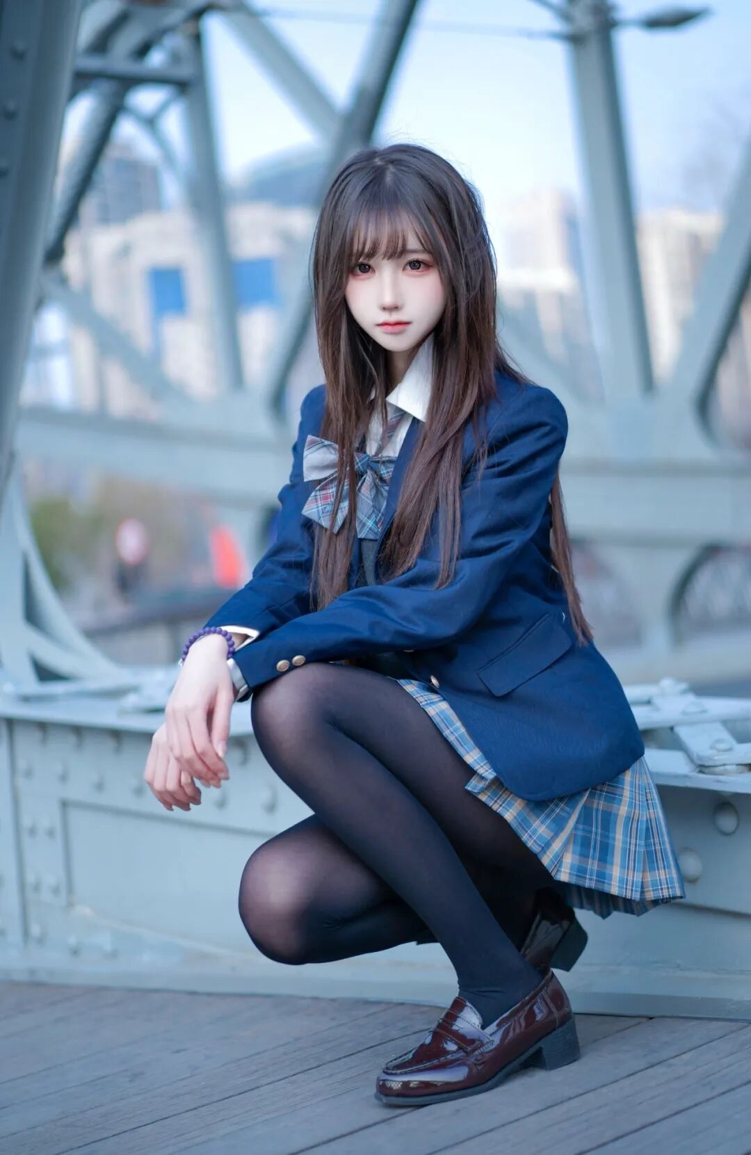 日系JK天桥拍照，6个万能姿势+技巧，秒变清新少女感-第4张图片-风享汇