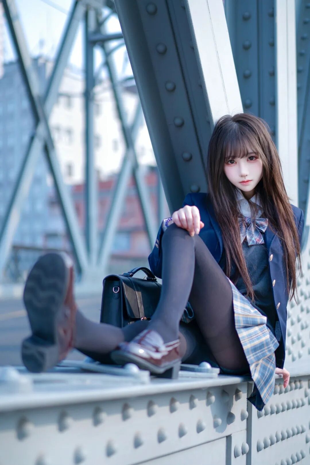 日系JK天桥拍照，6个万能姿势+技巧，秒变清新少女感-第6张图片-风享汇