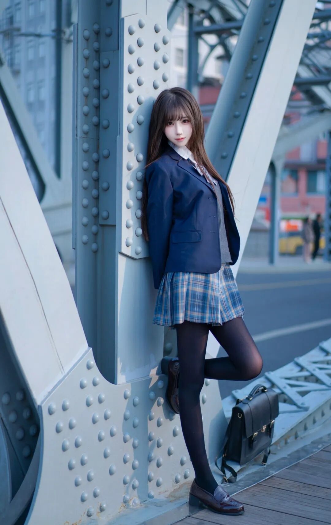 日系JK天桥拍照，6个万能姿势+技巧，秒变清新少女感-第7张图片-风享汇