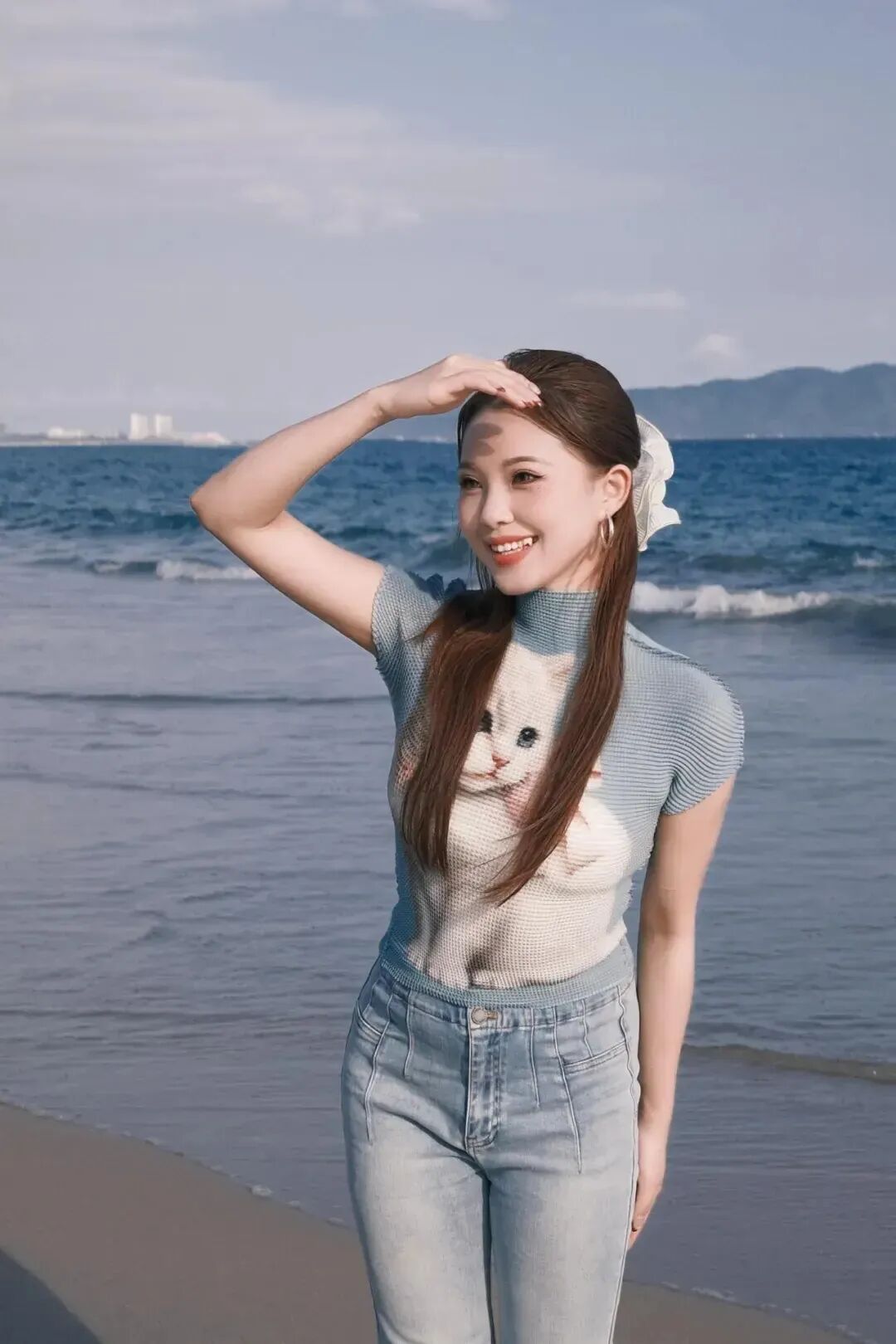 海边拍照别尬站！超实用的懒人姿势显瘦又自然-第6张图片-风享汇