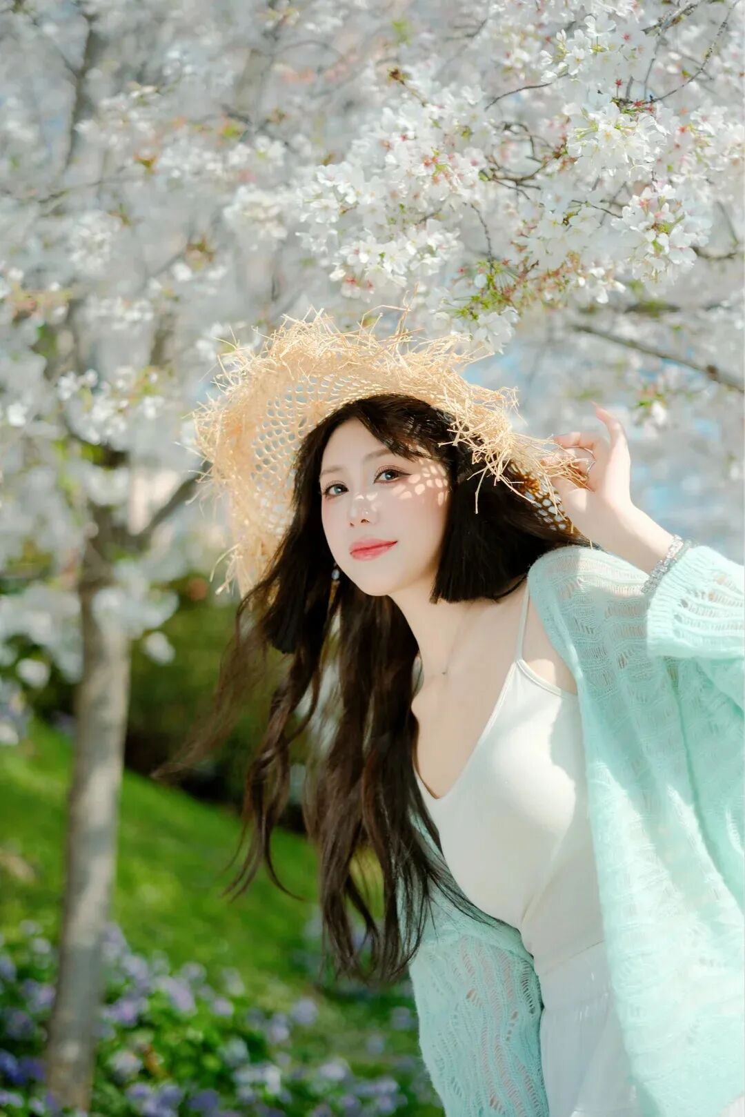 樱花季拍照万能姿势，手残党也能拍出氛围感大片-第6张图片-风享汇