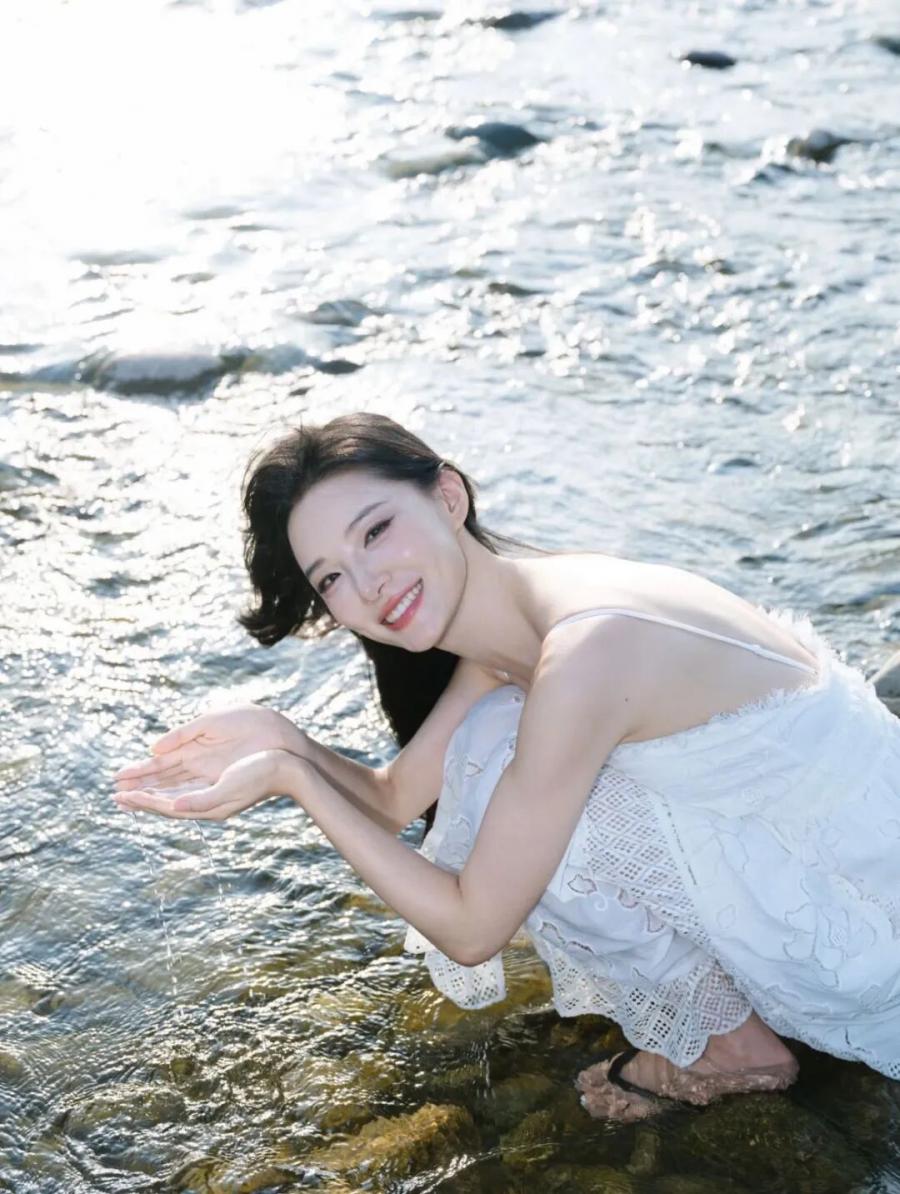 河边拍照8个万能公式，轻松拍出清透感大片-第4张图片-风享汇