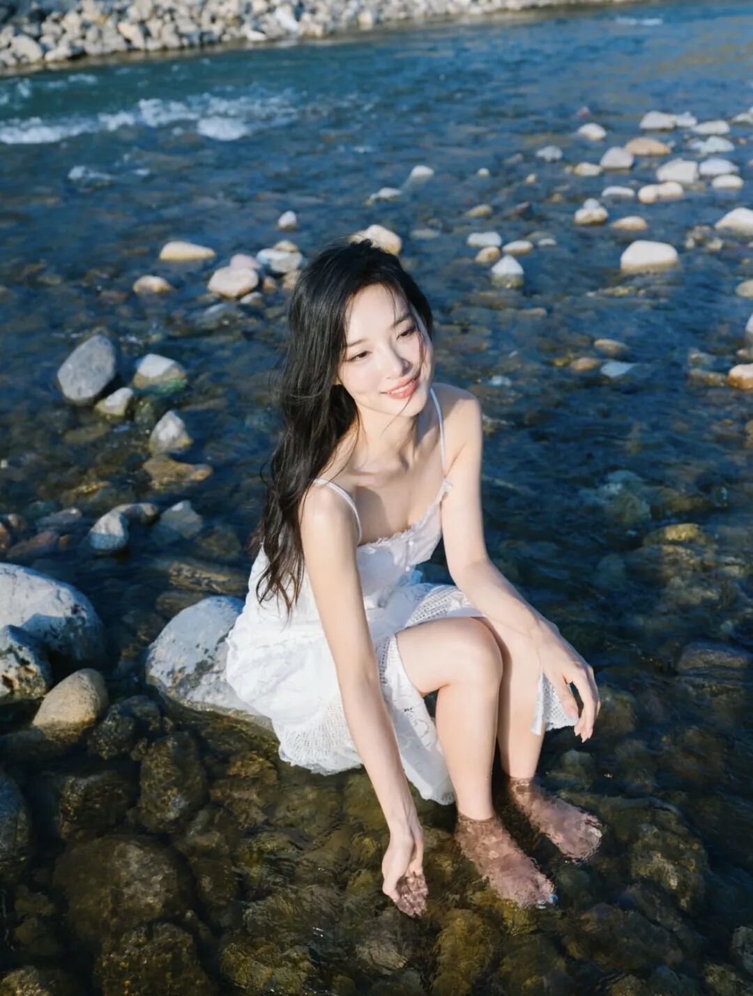 河边拍照8个万能公式，轻松拍出清透感大片-第3张图片-风享汇