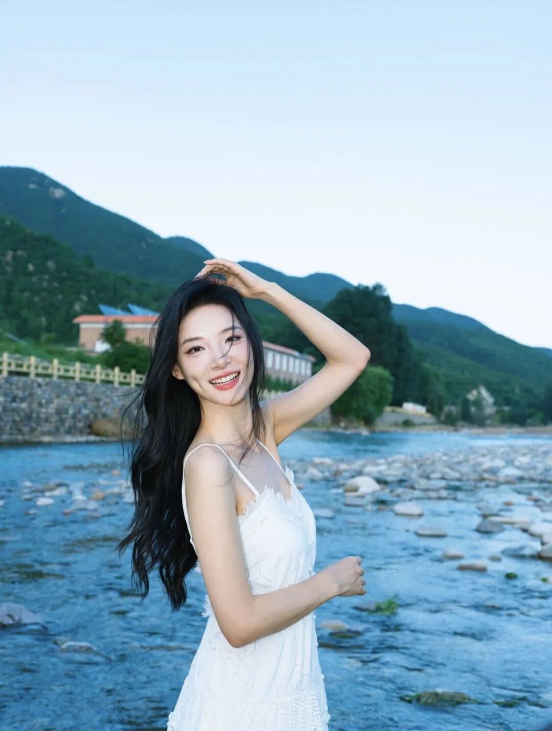 河边拍照8个万能公式，轻松拍出清透感大片-第2张图片-风享汇