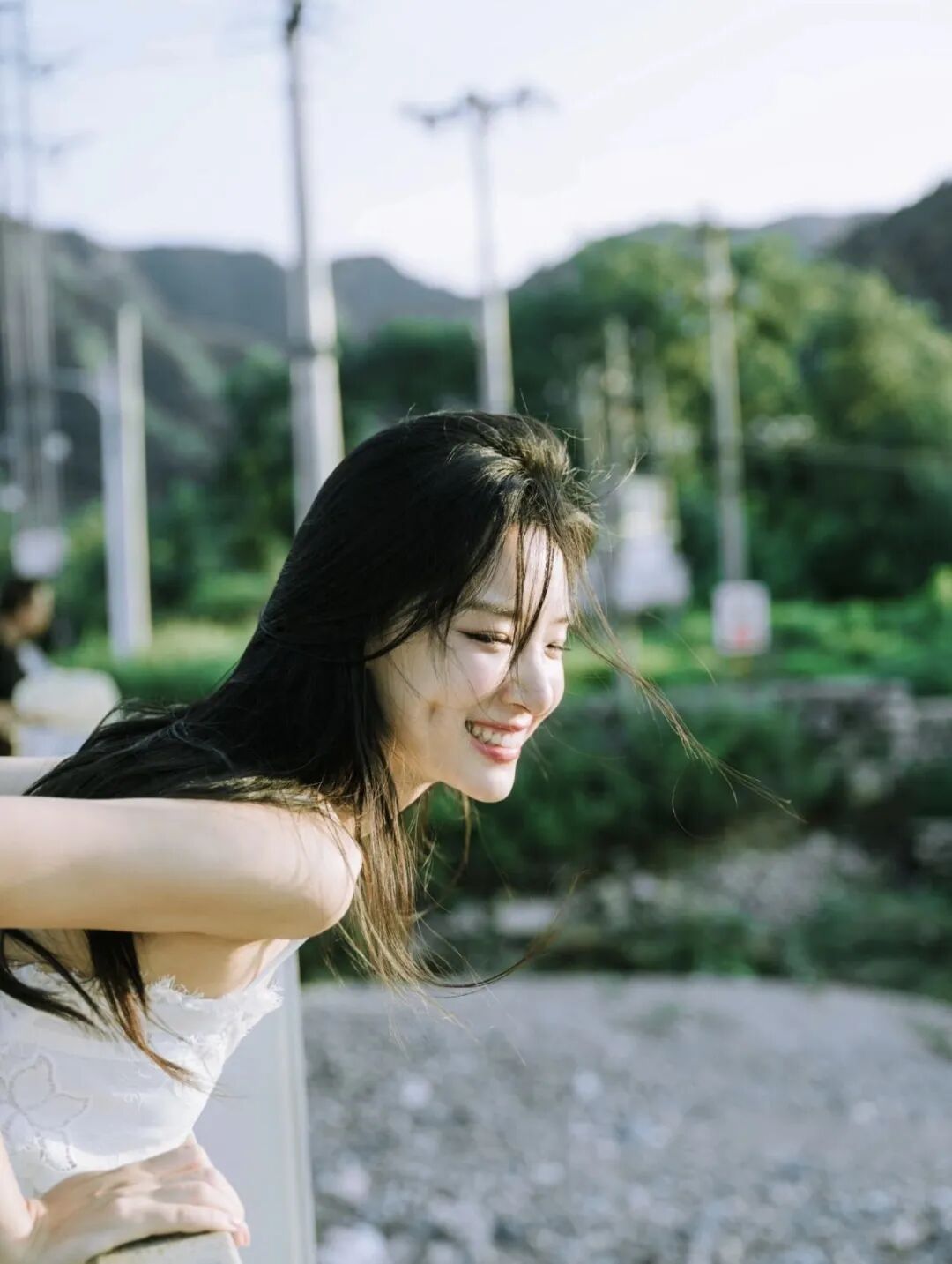 河边拍照8个万能公式，轻松拍出清透感大片-第6张图片-风享汇