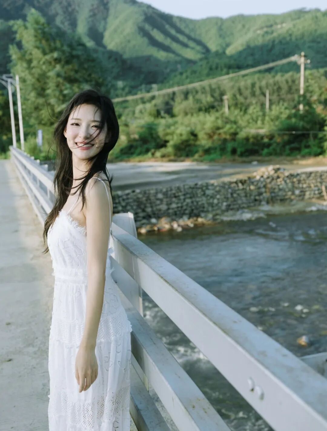 河边拍照8个万能公式，轻松拍出清透感大片-第7张图片-风享汇