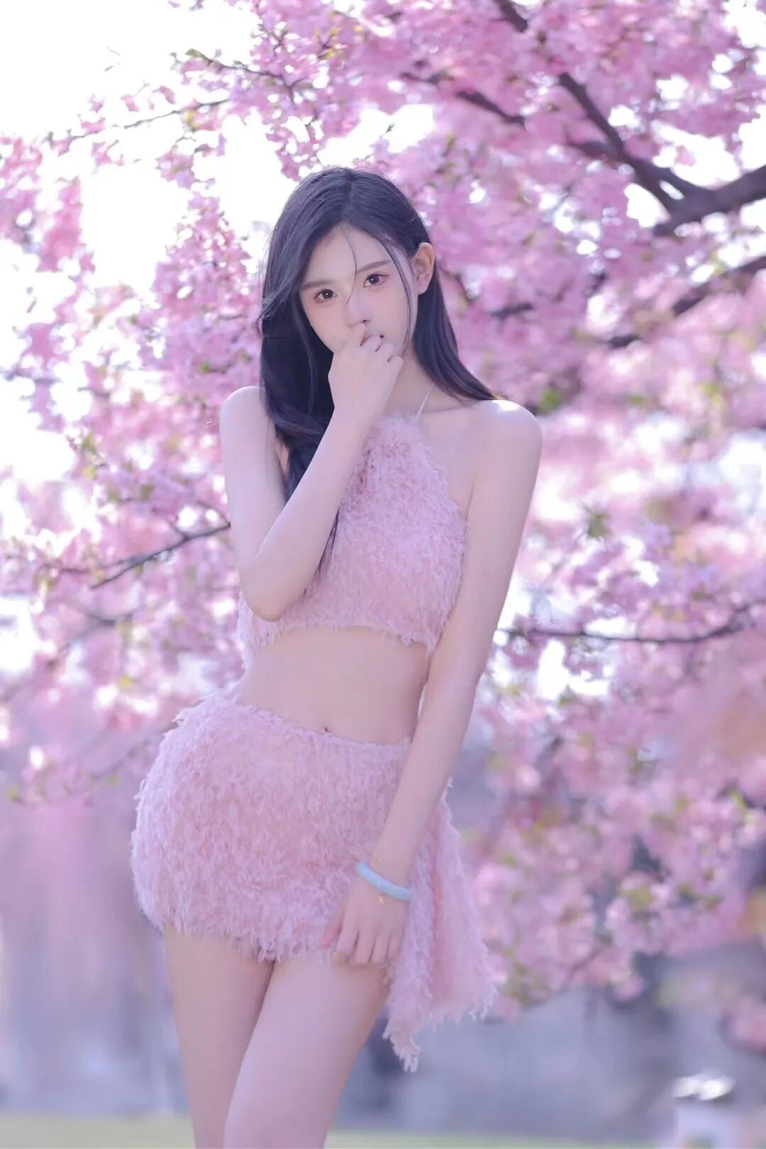 樱花季拍照!甜妹必学的9个神仙姿势,温柔感拉满-第10张图片-风享汇 樱花季拍照!甜妹必学的9个神仙姿势,温柔感拉满-第10张图片-风享汇