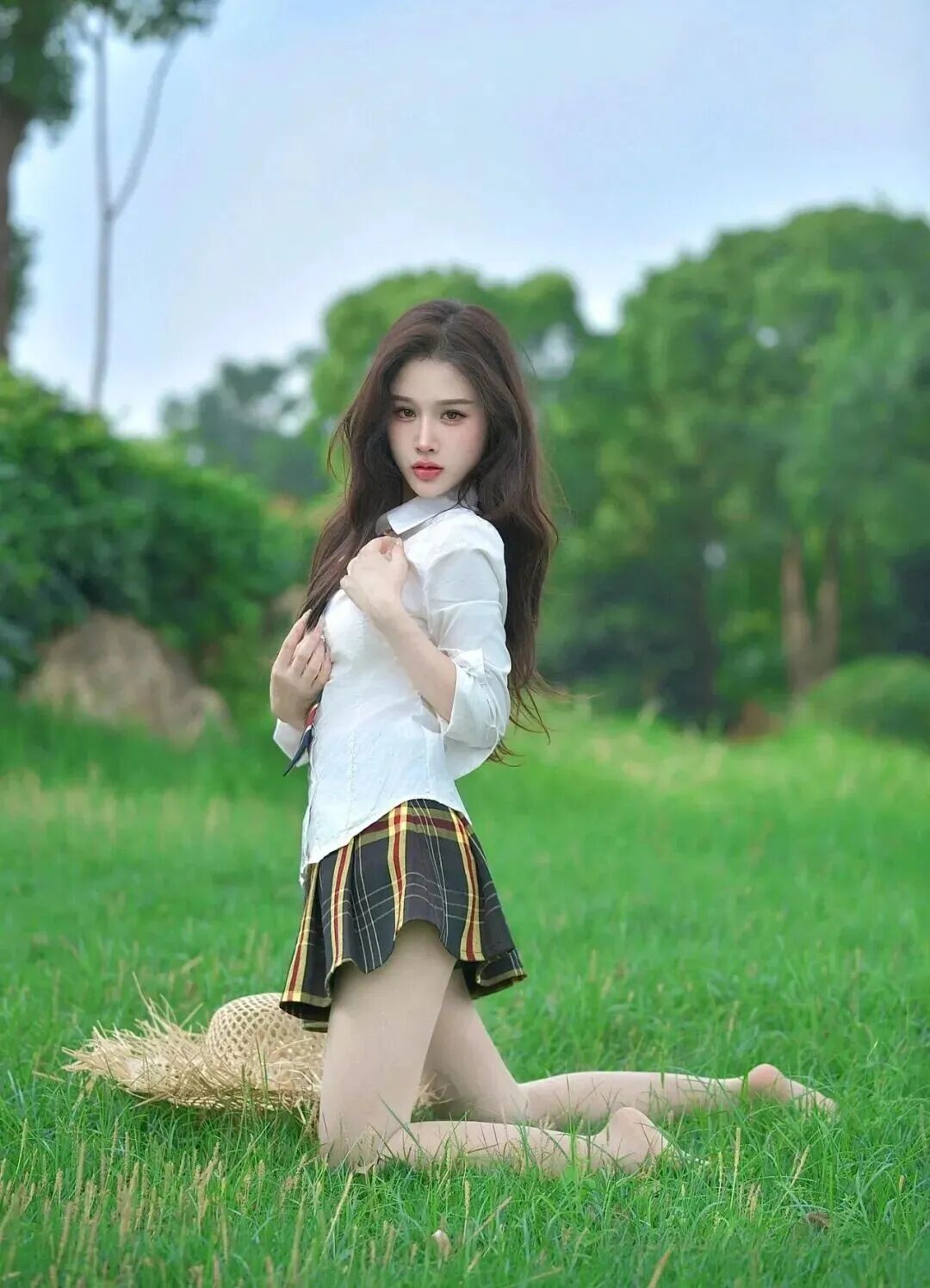 谁拍谁好看|草地 JK 轻松拍出元气少女感-第2张图片-风享汇 谁拍谁好看|草地 JK 轻松拍出元气少女感-第2张图片-风享汇