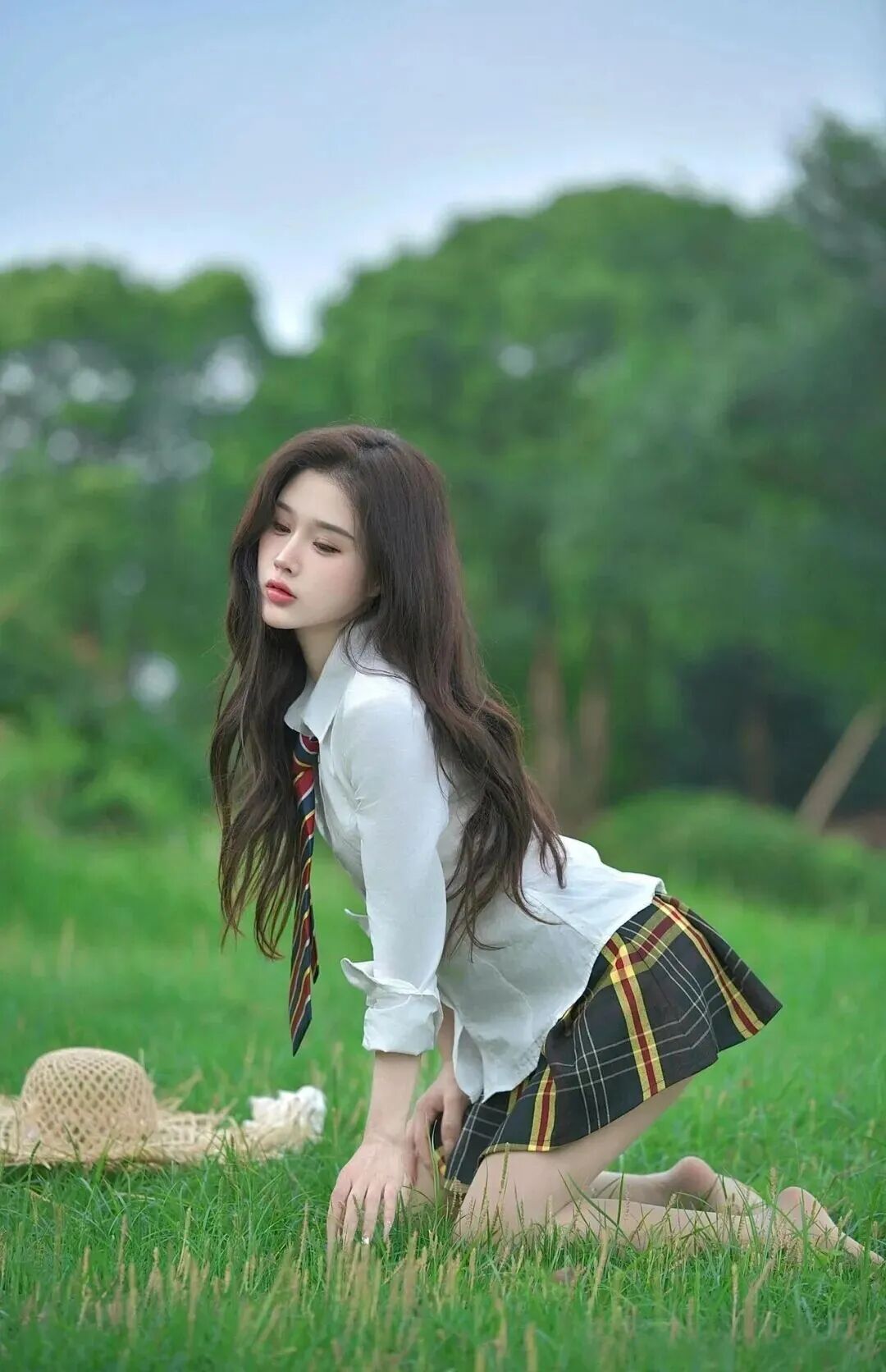 谁拍谁好看|草地 JK 轻松拍出元气少女感-第7张图片-风享汇 谁拍谁好看|草地 JK 轻松拍出元气少女感-第7张图片-风享汇