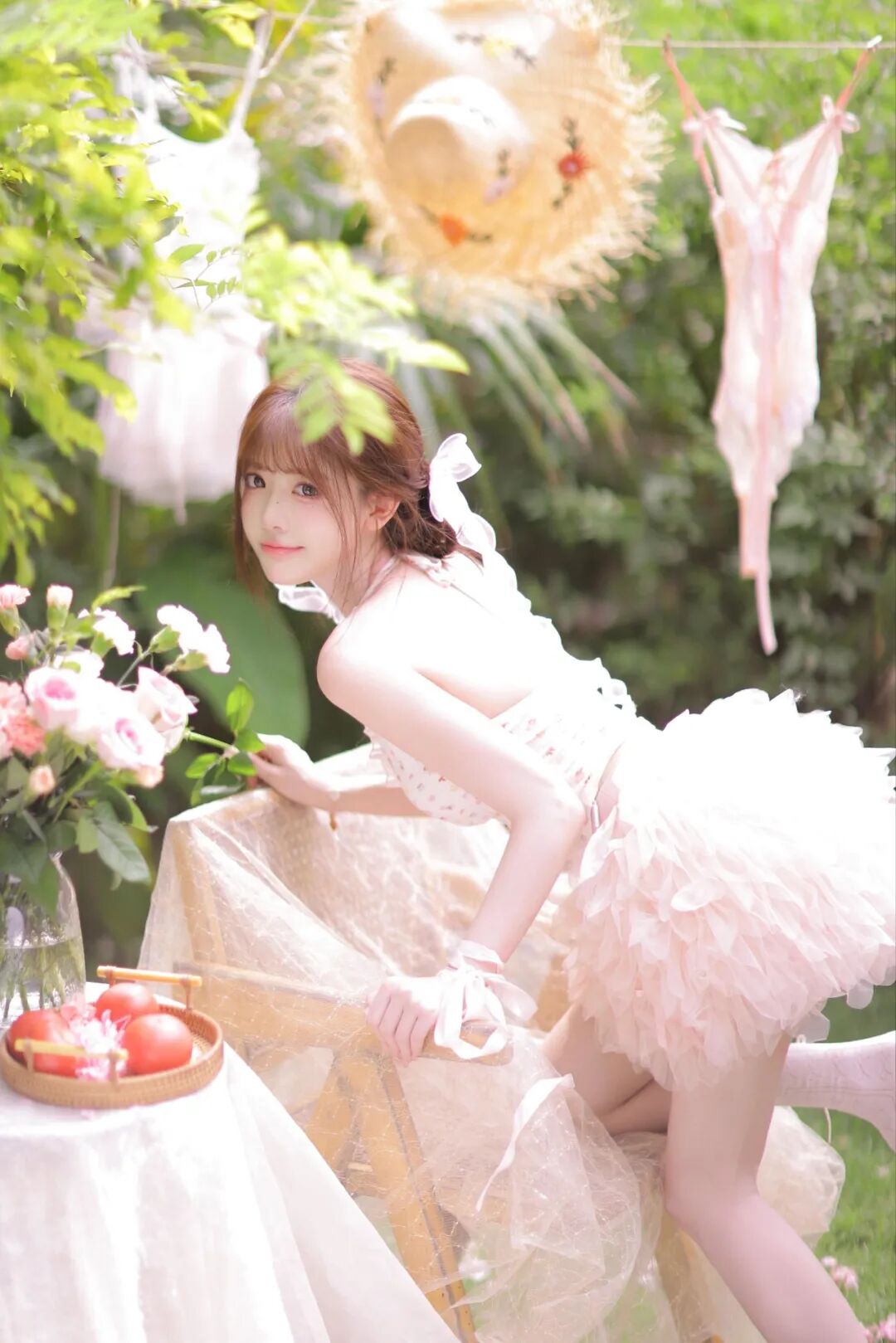 全套花园拍照姿势攻略|零基础也能轻松学会-第8张图片-风享汇 全套花园拍照姿势攻略|零基础也能轻松学会-第8张图片-风享汇