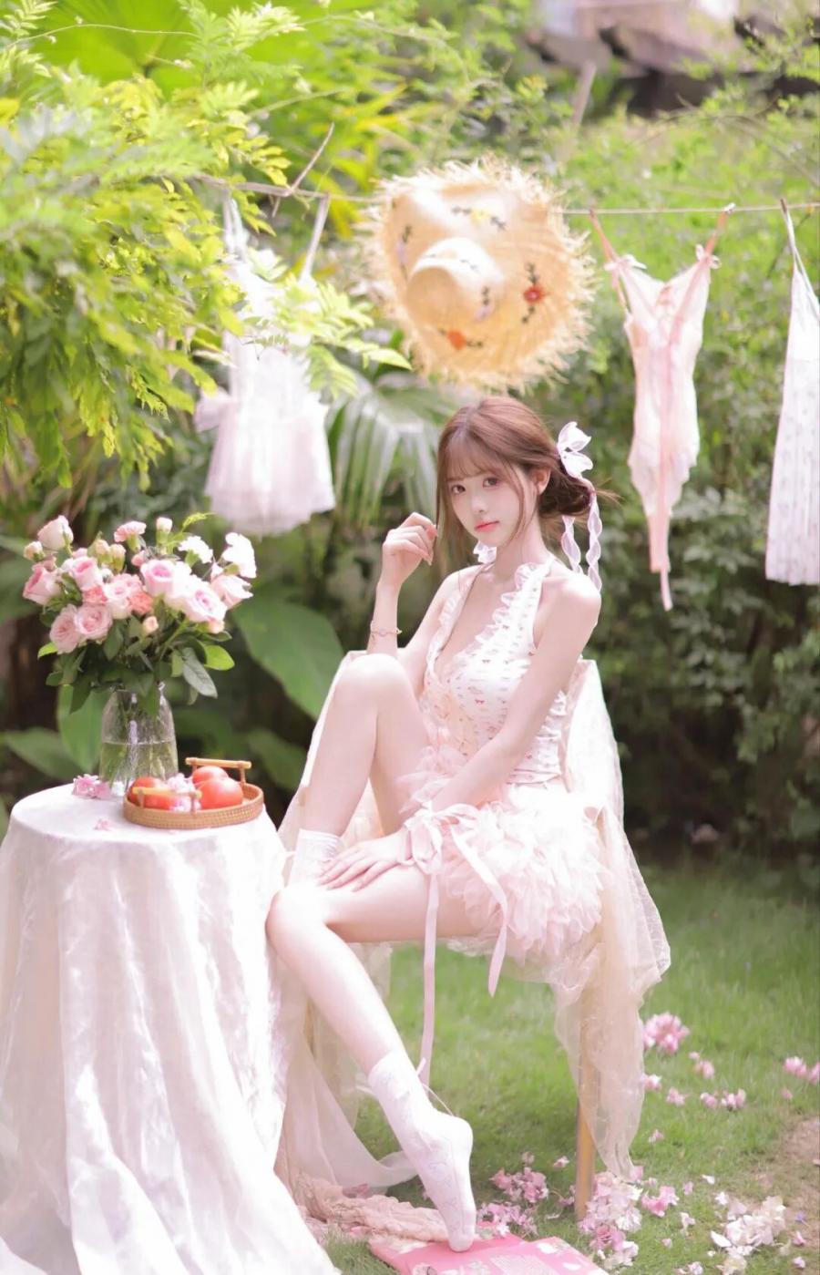 全套花园拍照姿势攻略|零基础也能轻松学会-第10张图片-风享汇 全套花园拍照姿势攻略|零基础也能轻松学会-第10张图片-风享汇