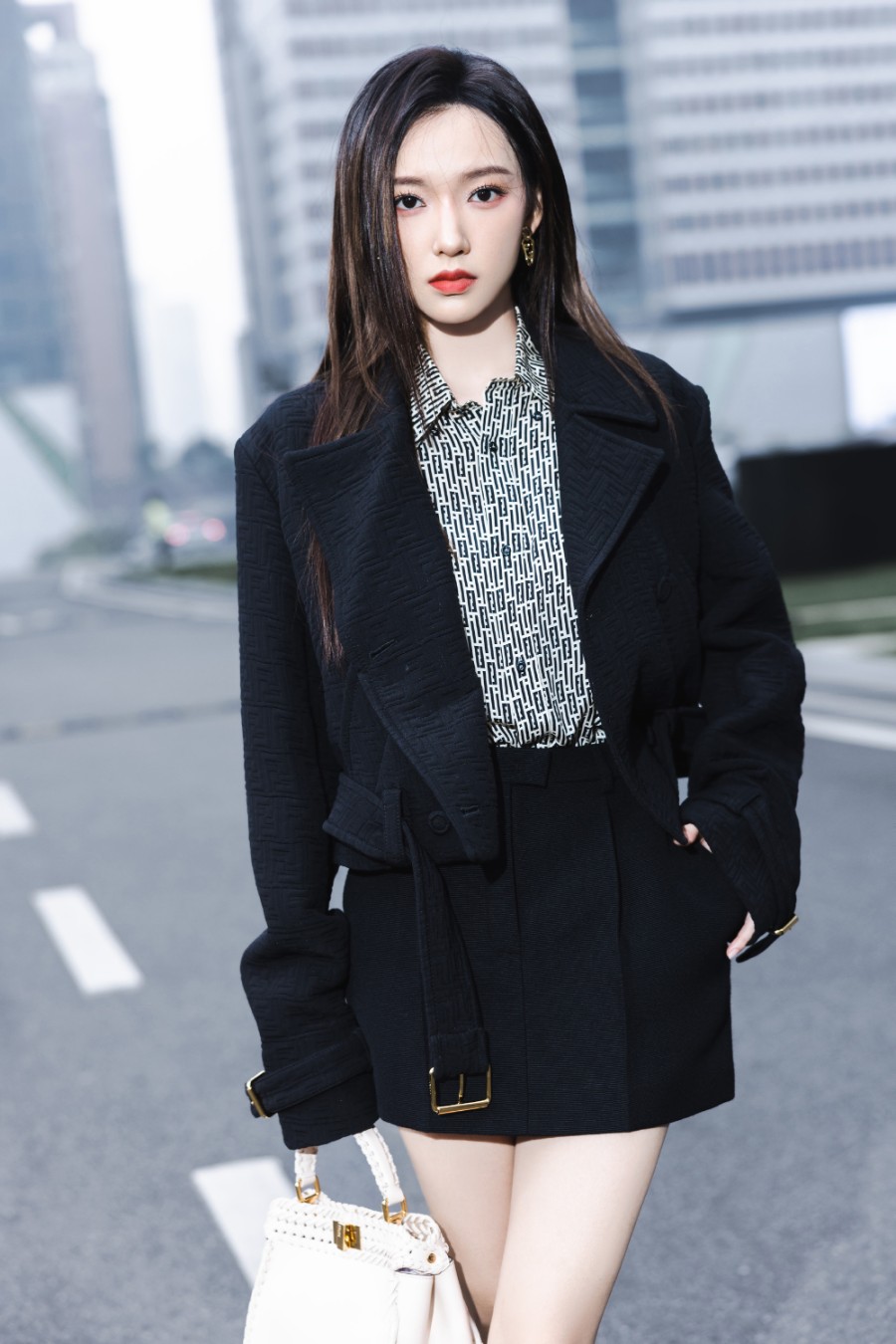 程潇氛围感街拍，有没有击中你的心巴？-第1张图片-风享汇