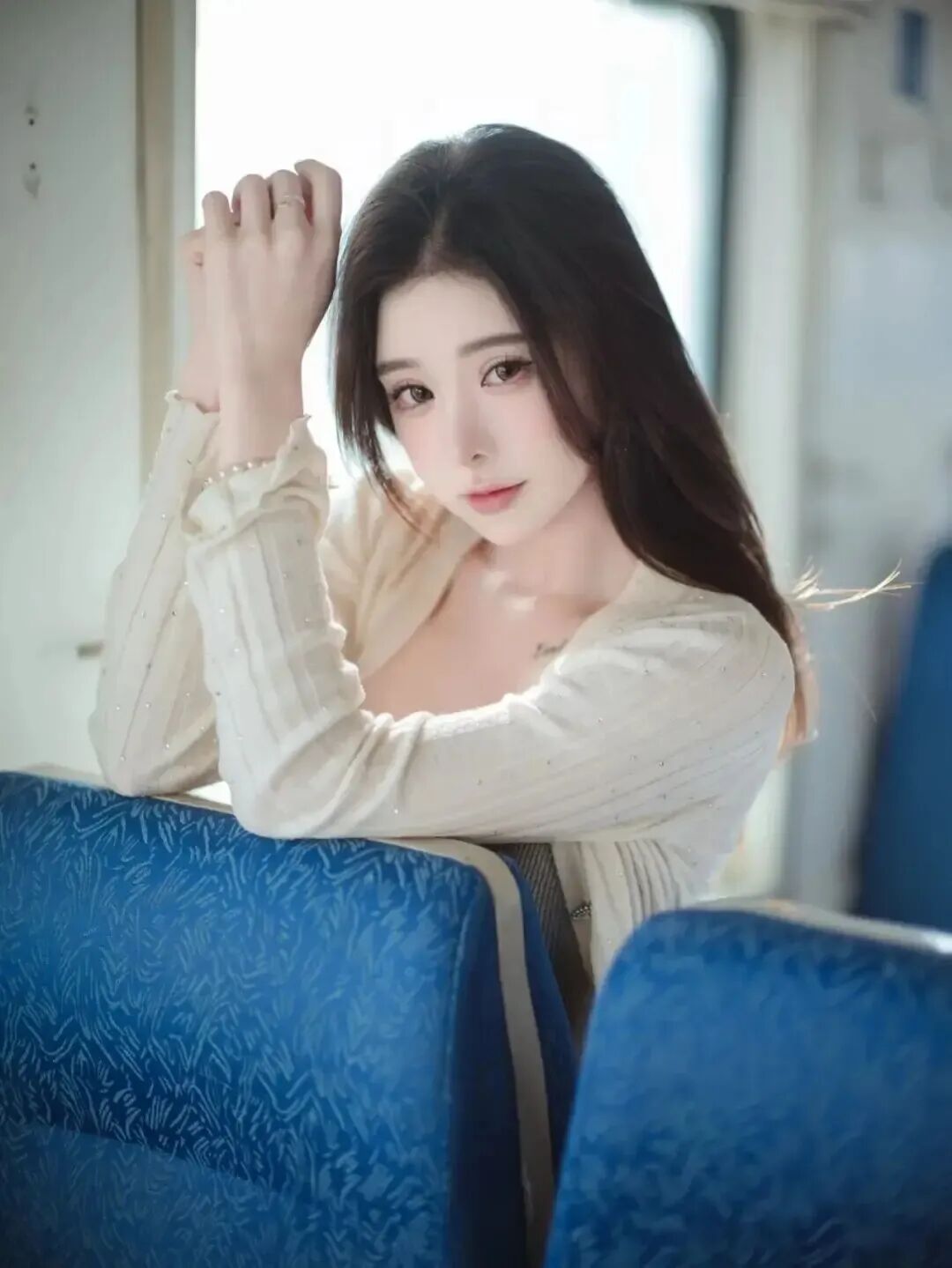 普通火车车厢也能出片！几招轻松拍出高级旅途大片-第8张图片-风享汇